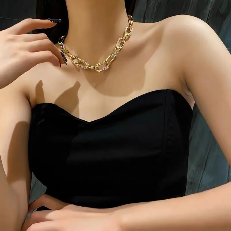 Exaggerated large thick chain metal decorative necklace short collarbone chain Flash diamond stitching sweater chain
