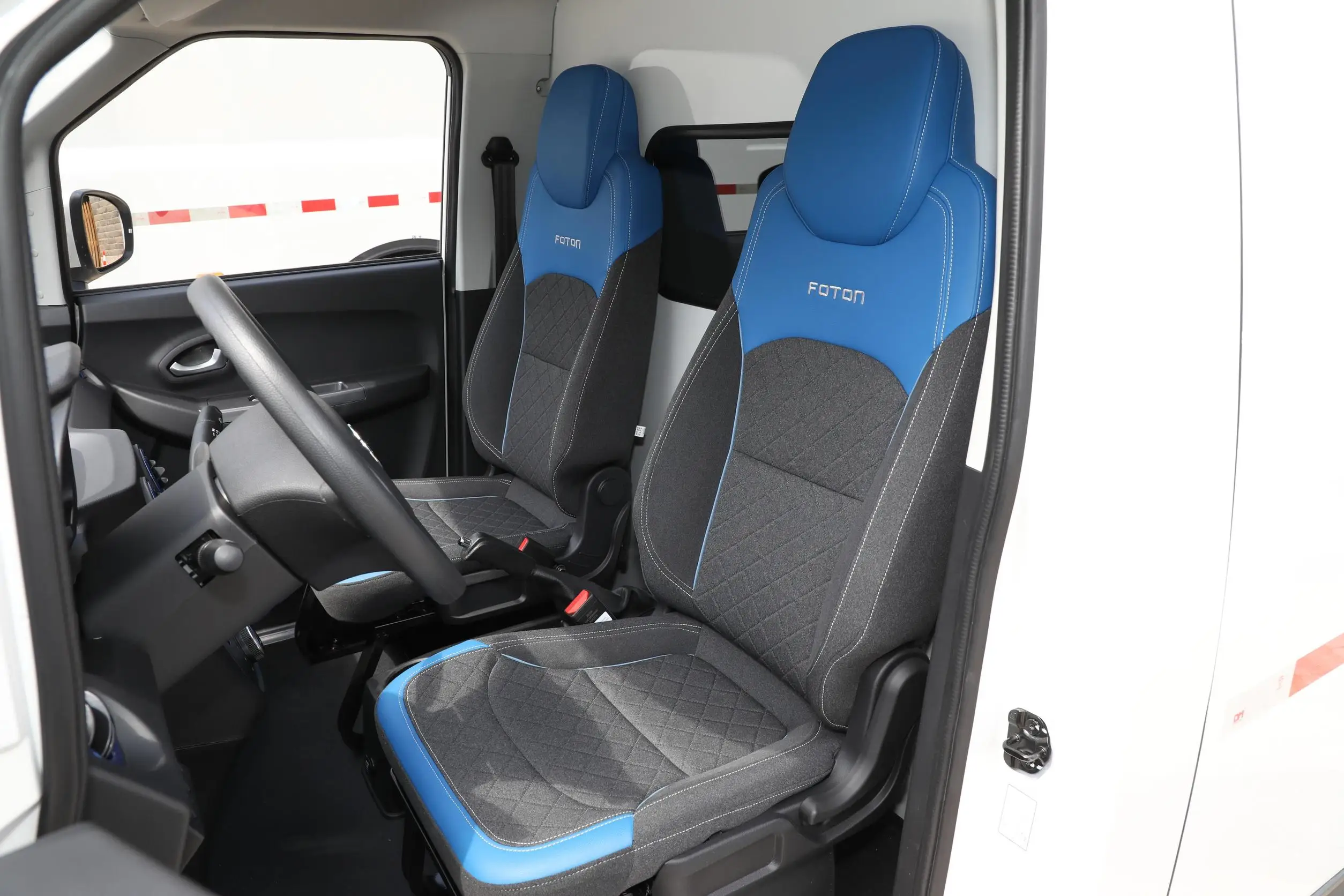 Cargo van for FOTON Zhilan Elf E7 New Energy Electric Logistics  mini van Electric van cargo box