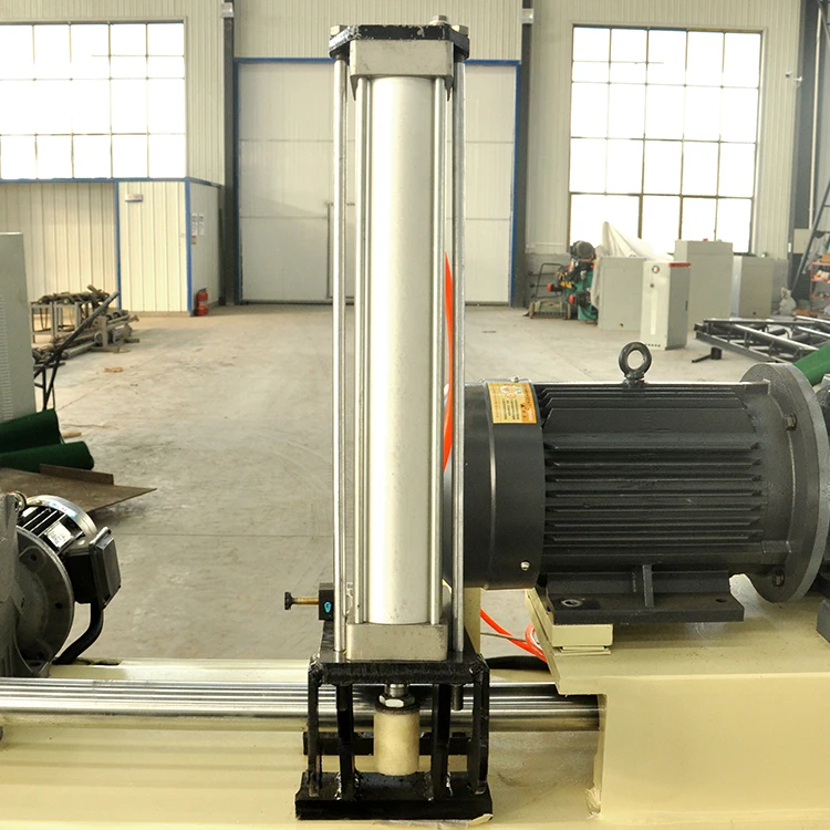 Automatic high efficiency heavy duty veneer peeling machine