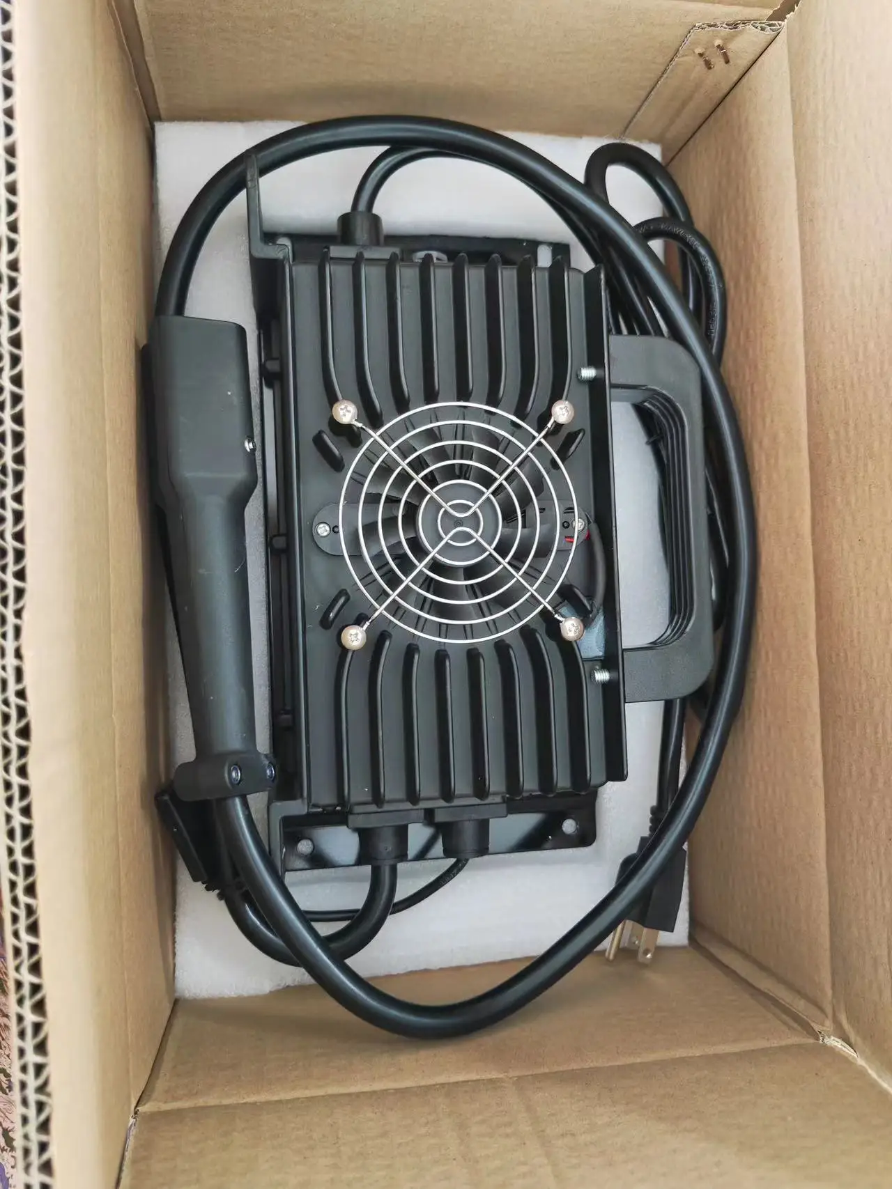 Factory Direct Sales Portable Electric Car Battery Charger IP67 Waterproof 96V Lithium Battery Charger charger batteries car