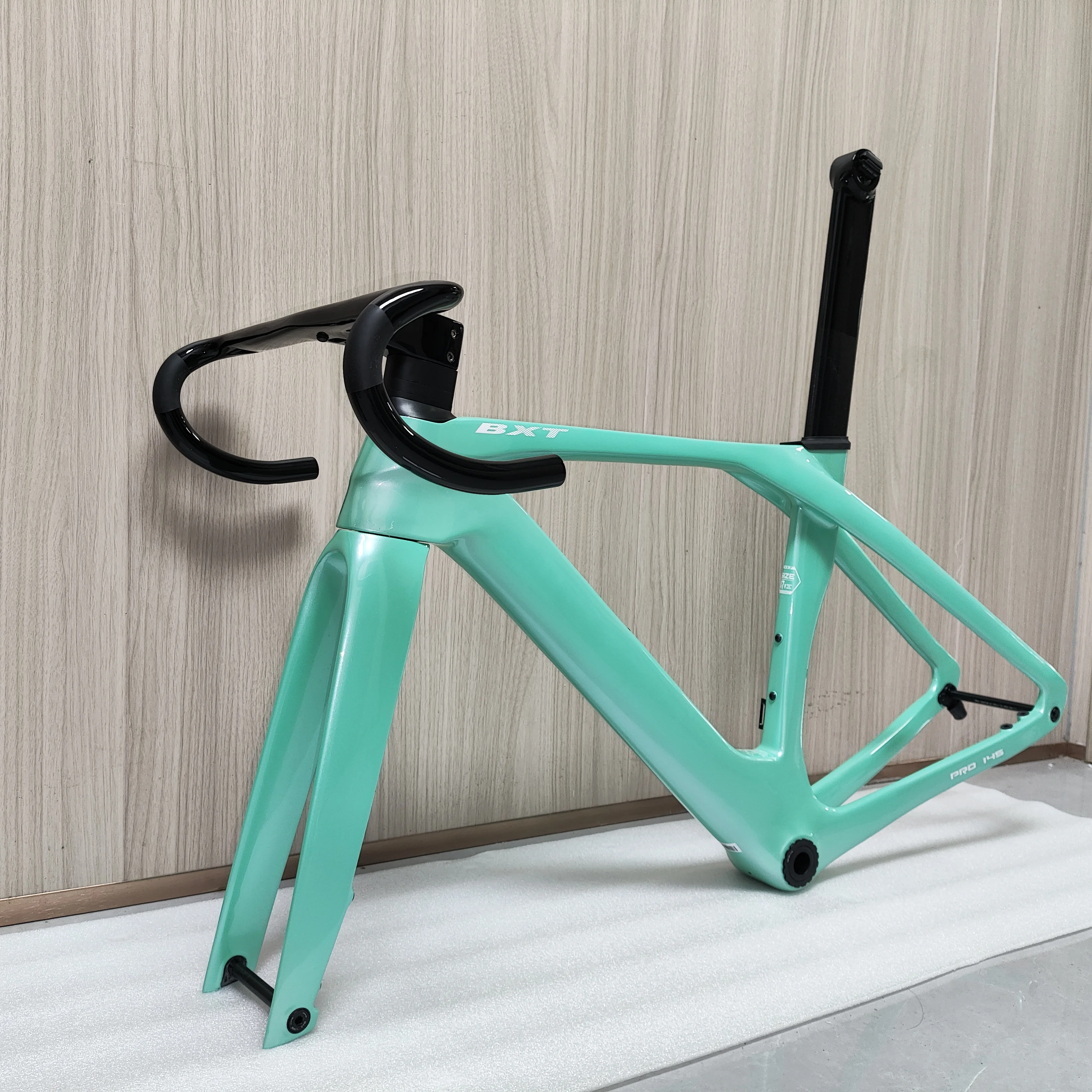 Ultra Light Carbon Road Bike Frame 700C 24 Speed Disc Brake Di2 Shimano Carbon Fiber Road Frame T47 BB