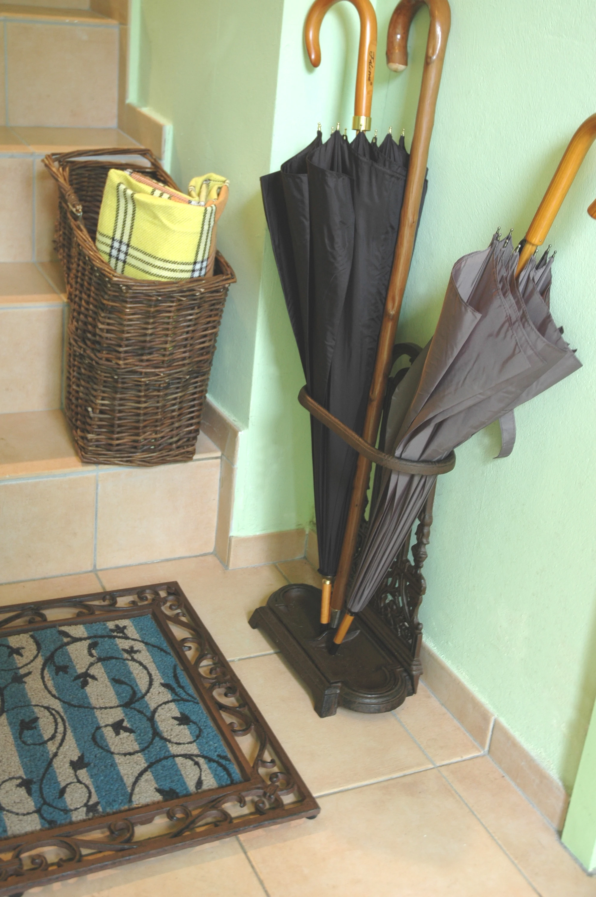 Antique Rust Umbrella Storage Rack Cast Iron Retro Dry Umbrella Stand Base Umbrella Holder Indoor Rack