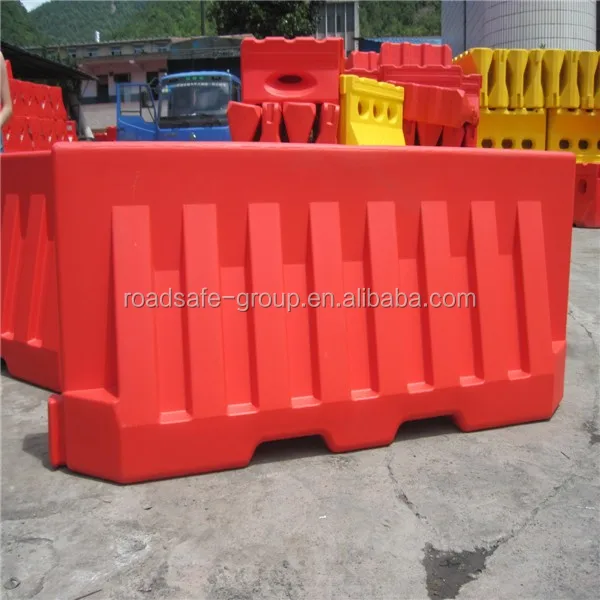 Highway water barrier 2m water filled traffic blowing plastic road barrier dividing line road construction warning barrier fence