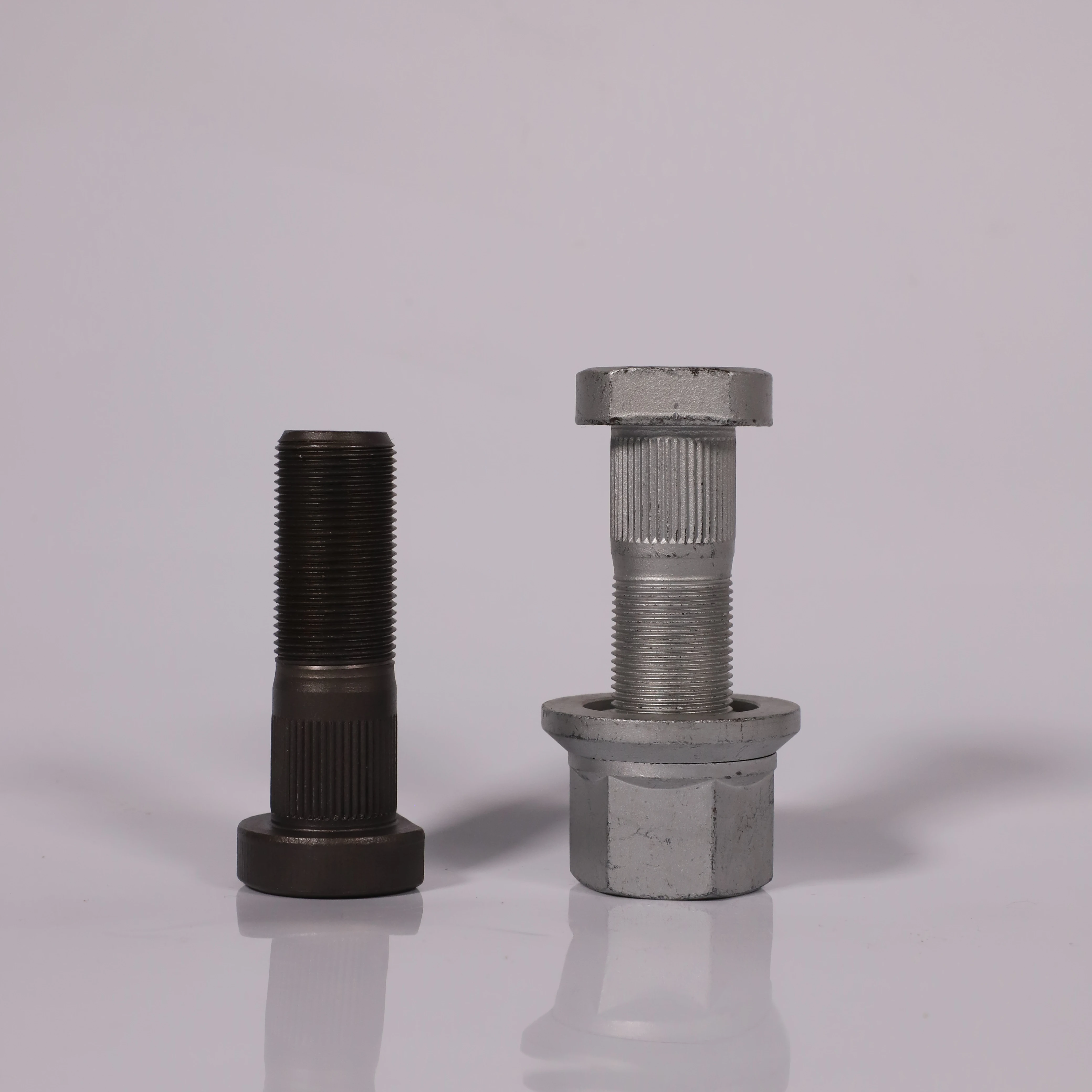 SAF  wheel bolts and nuts  M22X1.5X83  OEM1303107411