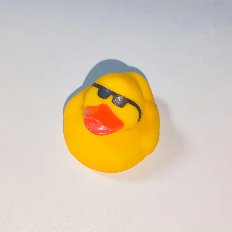 Wholesale Eco-friendly Vinyl yellow Children Bath Toys rubber Little duck with sunglasses