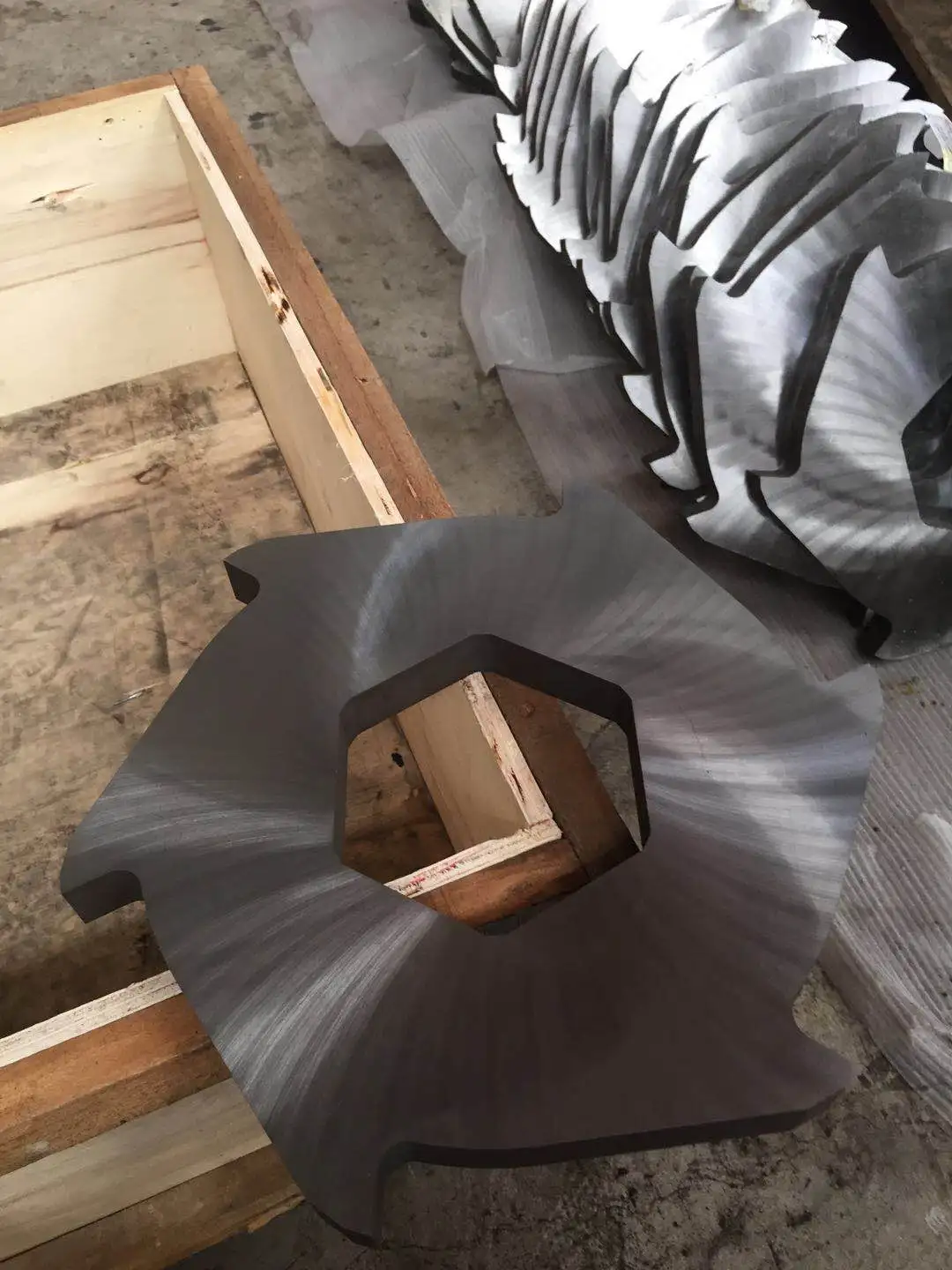 
factory Oem H13 Out diameter 350MM metal shredder blade <a href=