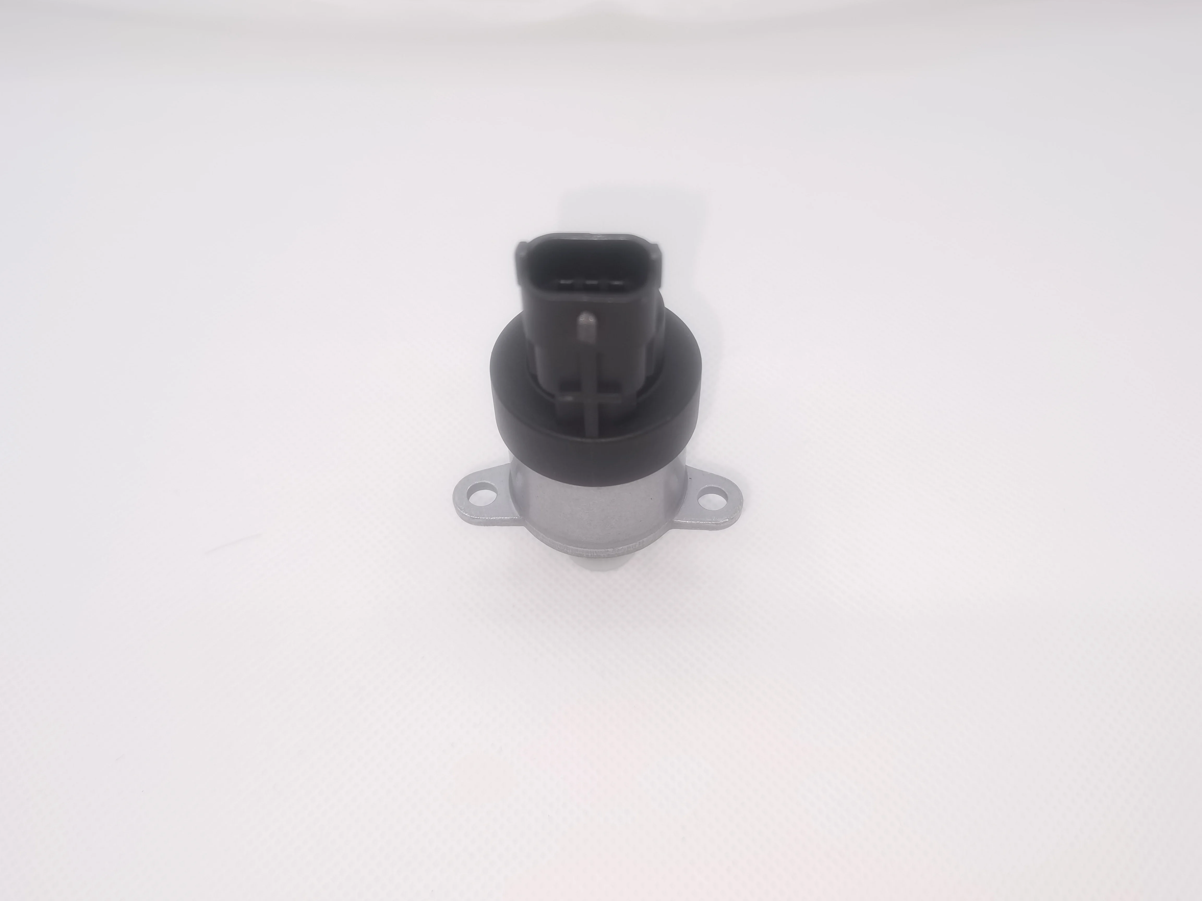 0928400641 New Fuel metering solenoid control valve  Fuel pump pressure regulator