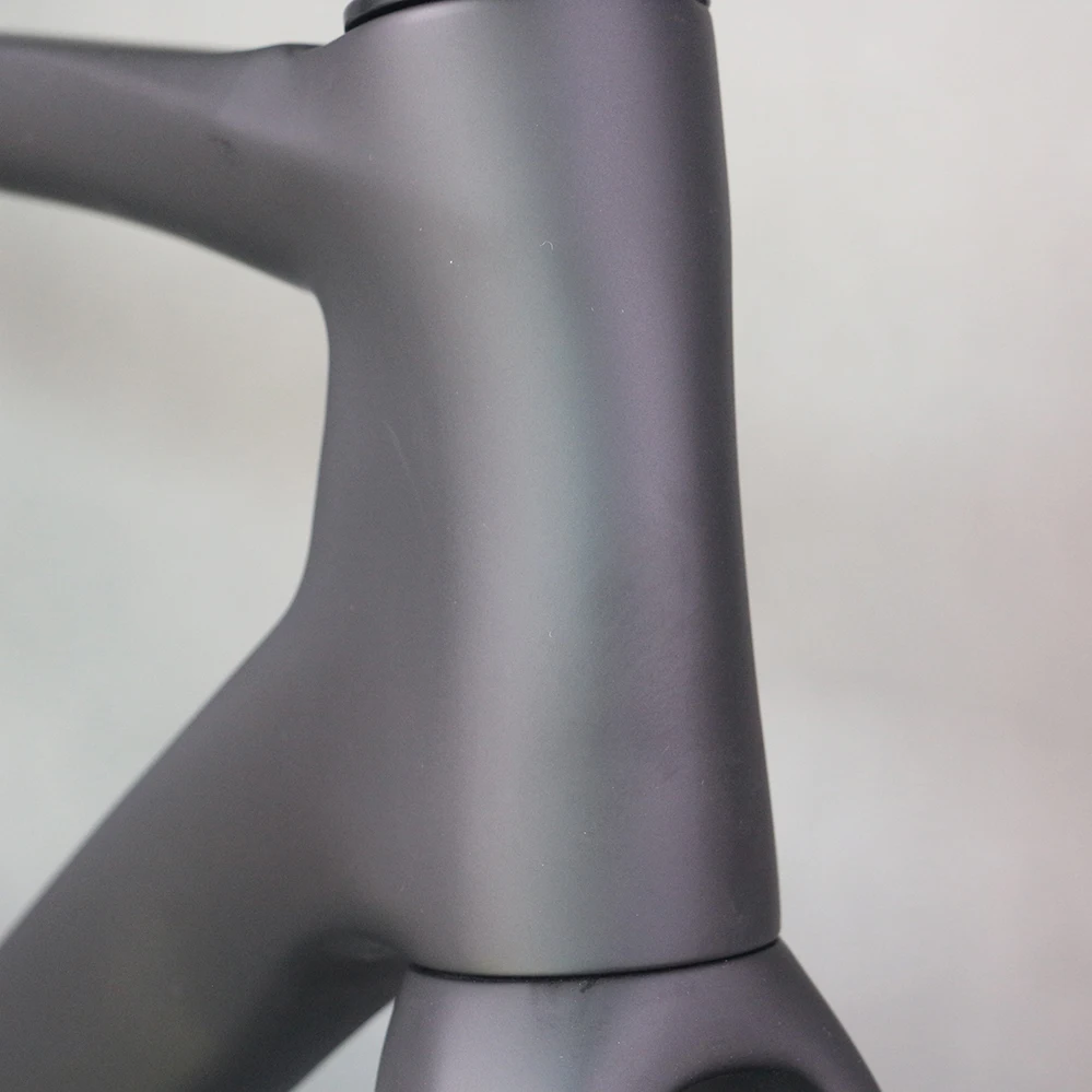 Carbon frame Super Light Carbon Fiber T1100 Disc brake Road Bike Frame Full Hidden Cables 700*32C bicycle black matte FM025