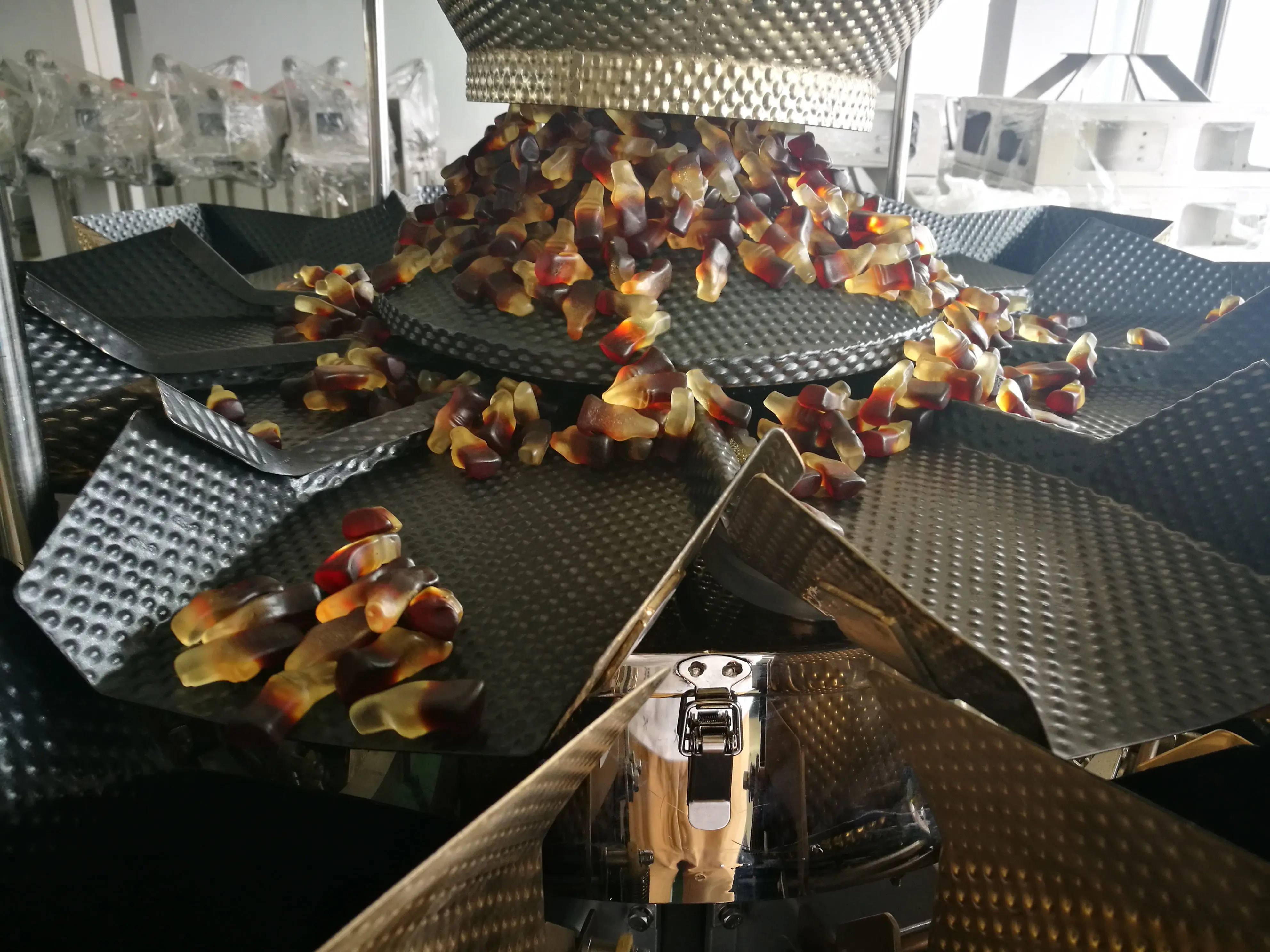 High quality mold filling seal bonbon packaging machines