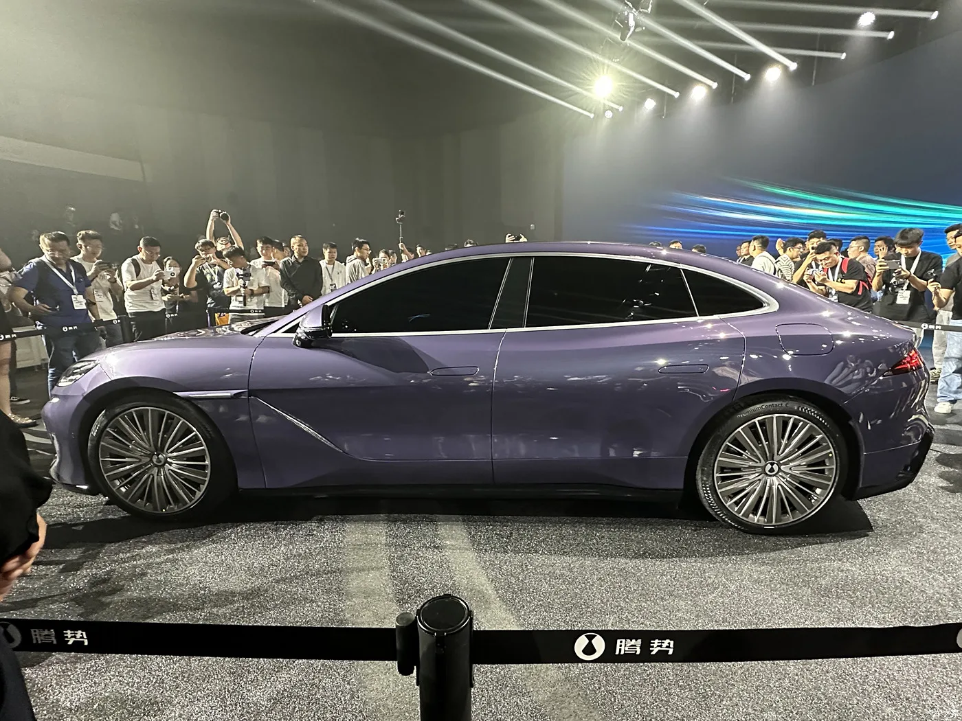 Denza Z9 Transforms the SUV Segment with Unparalleled Craftsmanship and Superior Technology