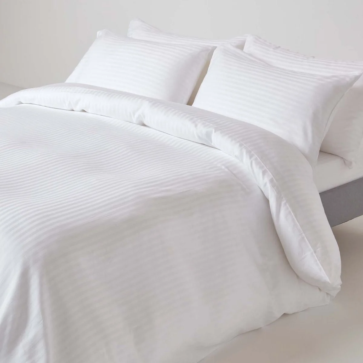 Deeda factory 300T 1cm vertical stripe Hilton hotel bedding set 5 star linens set
