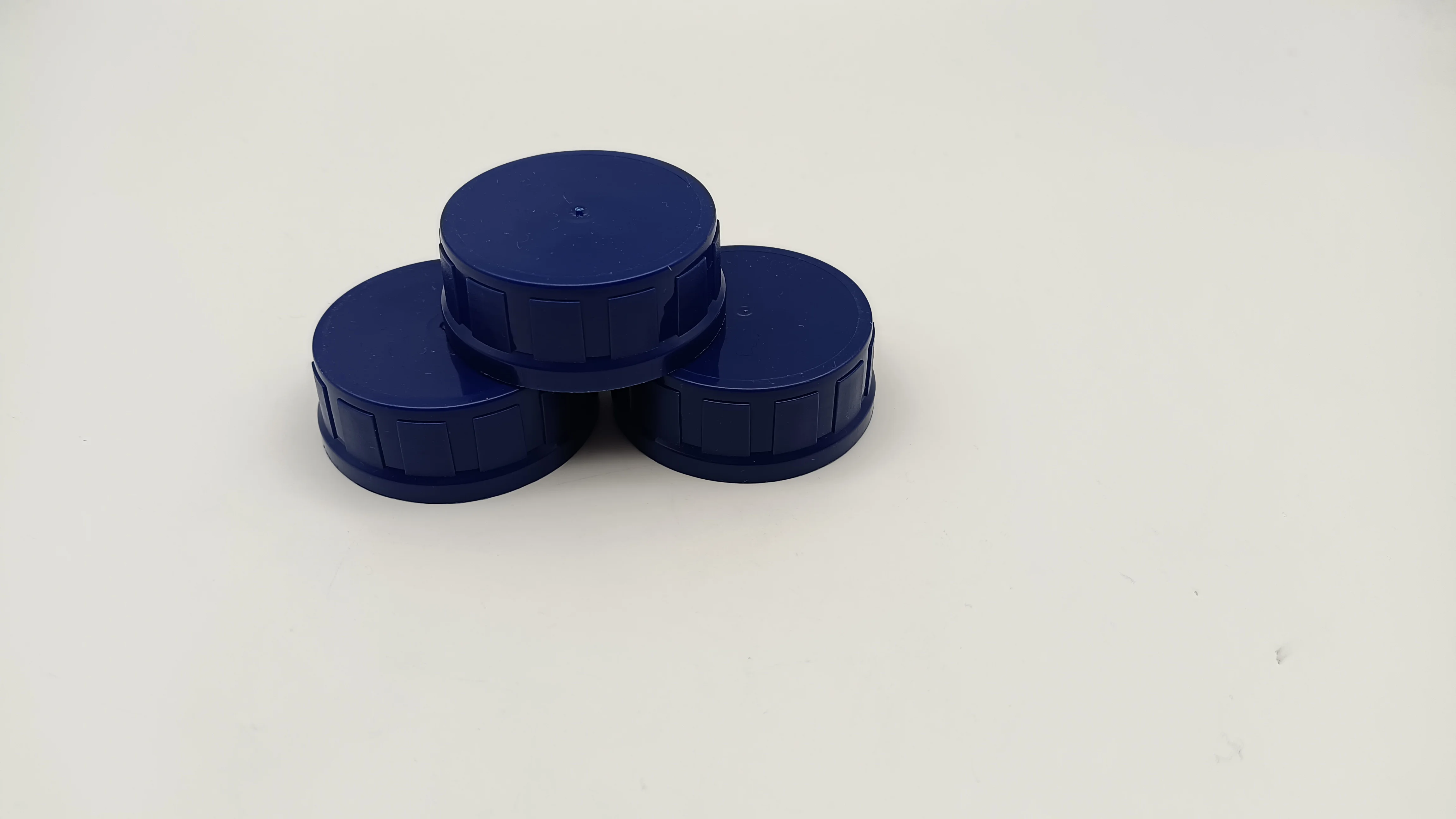 Best quality 48-54mm engine oil bottle with cap on sale