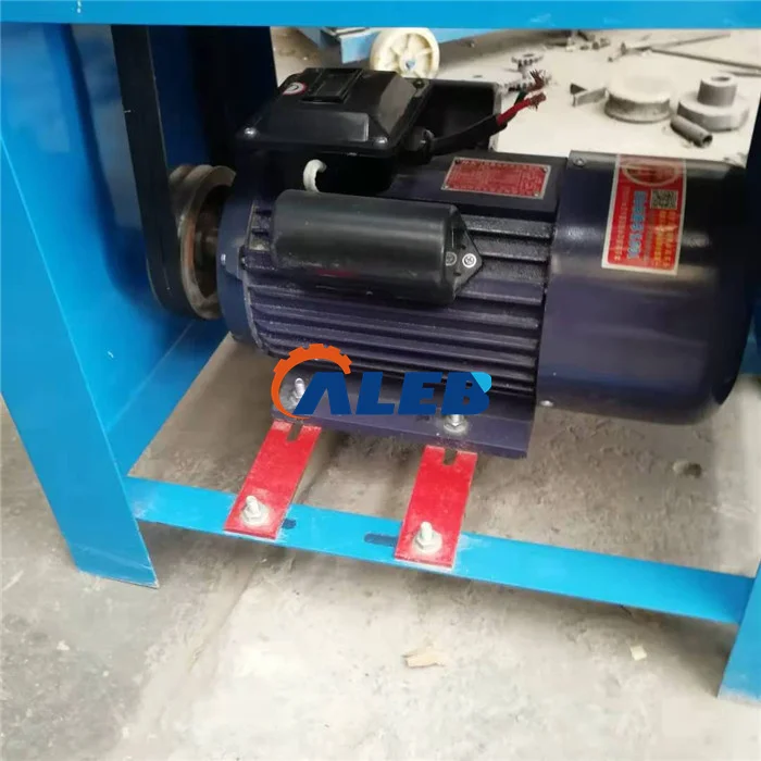 high efficiency multifunctional grain crusher/automatic feeding corn soybean and wheat feed crushing machine