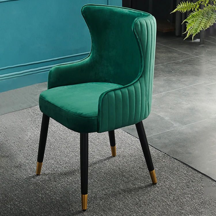 Solid wood legs curved shape Luxury design green velvet fabric nordic style dining chairs