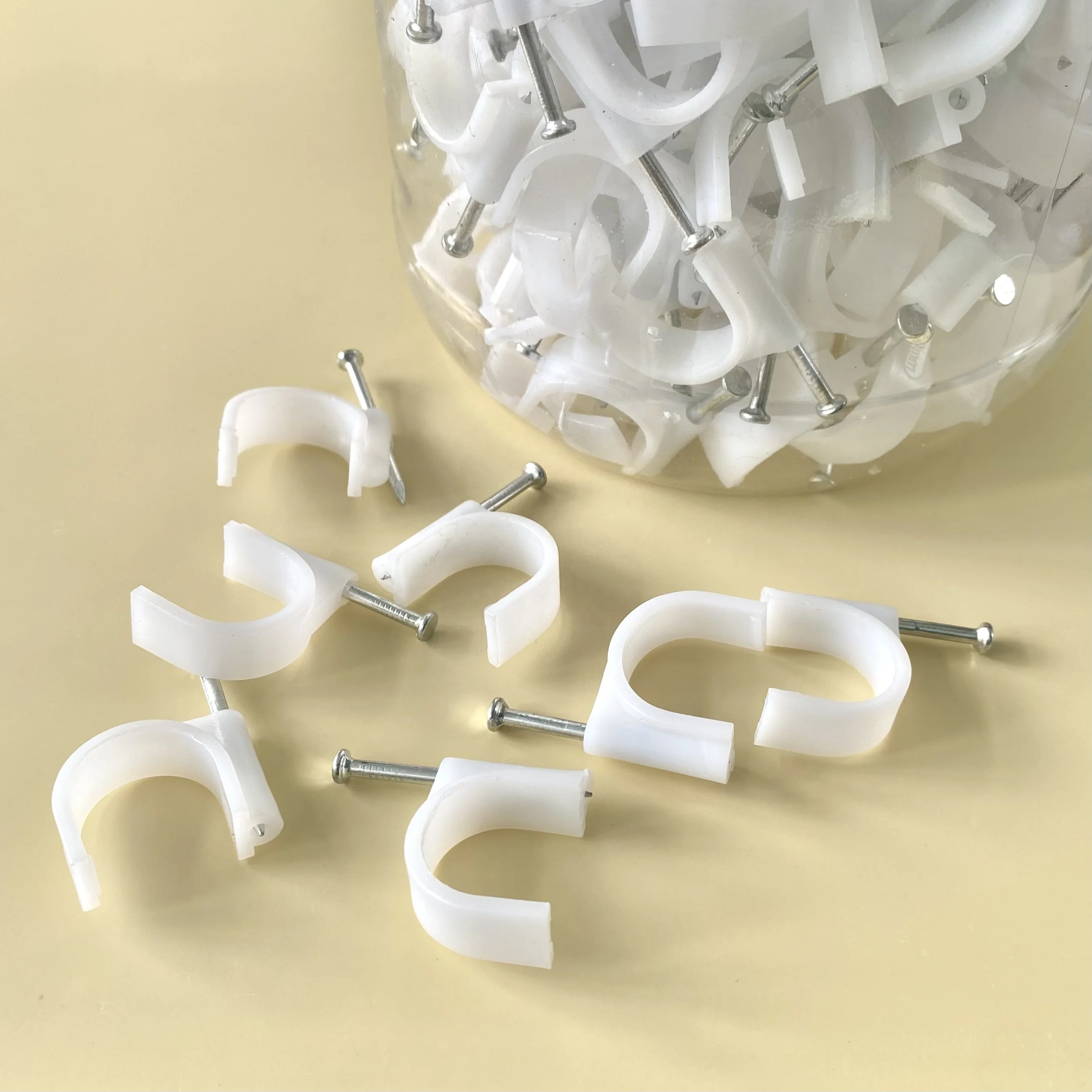 Hot Sale White Cable Clips with Steel Nails Wire and Cord Clips for Wall Mounting Cable Management Tiles Accessories