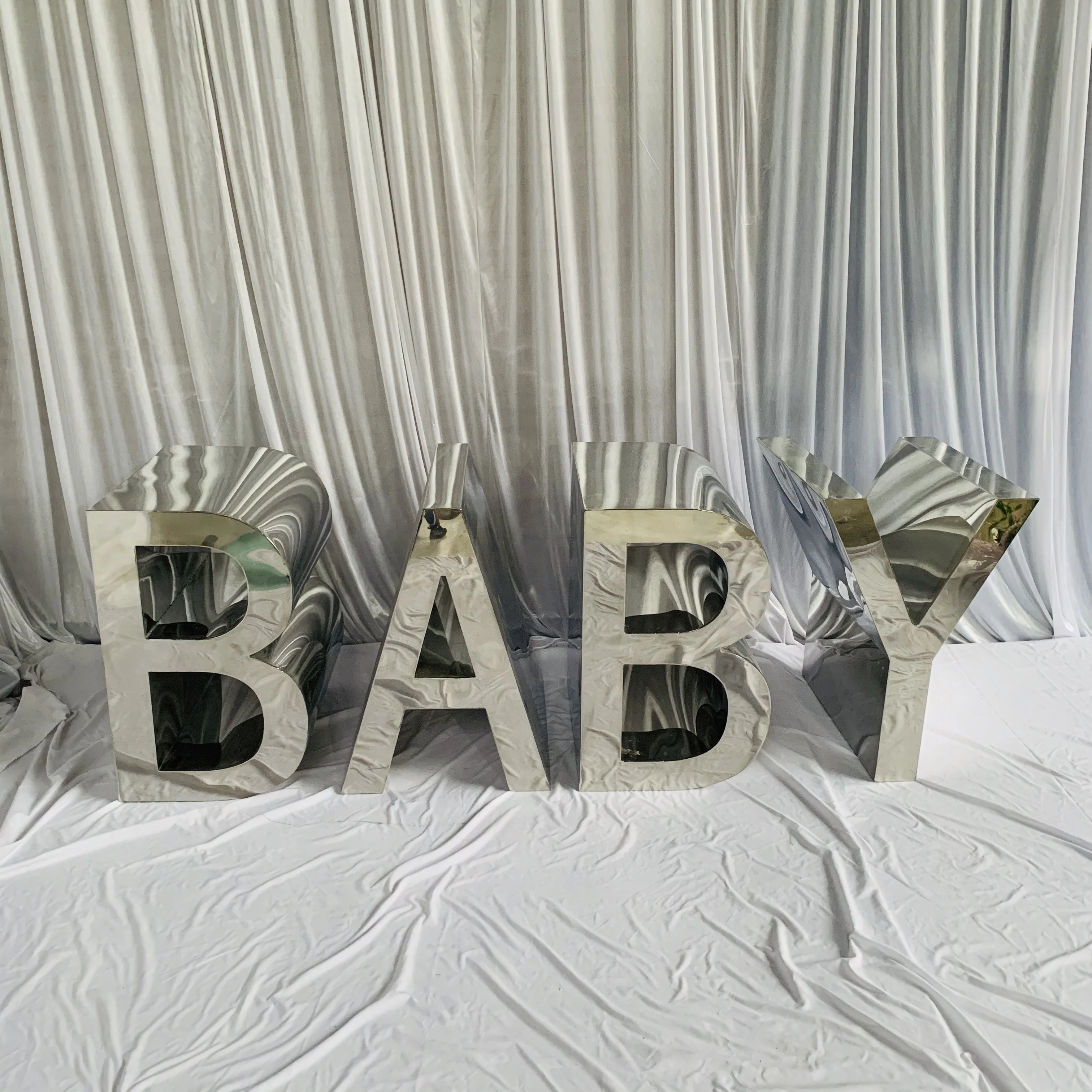 New style modern wedding decoration stainless steel baby letter table for party used
