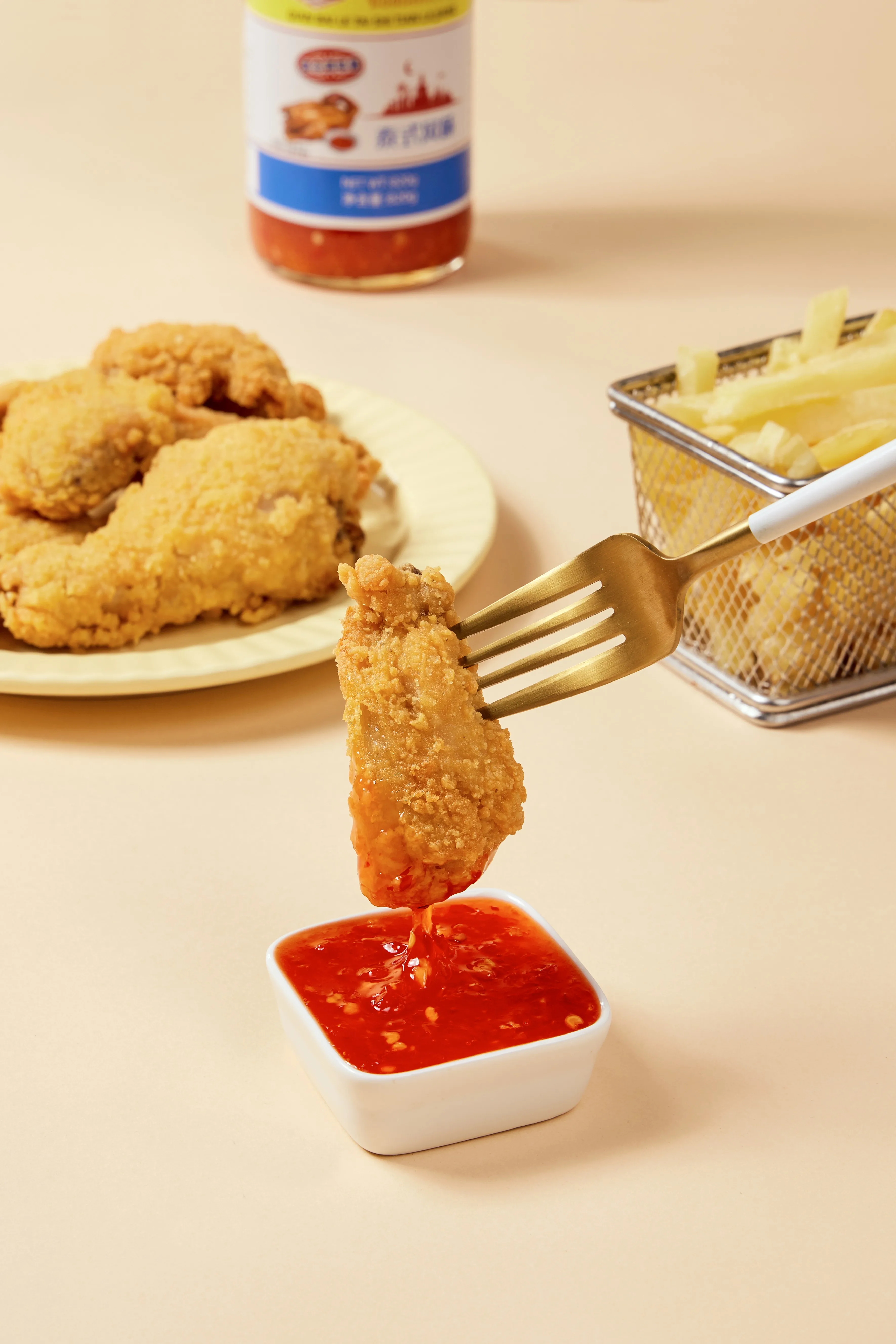 Supermarket Supplier Spicy Hot Chili Sauce Sriracha Hot Chilli Sauce with Factory Price