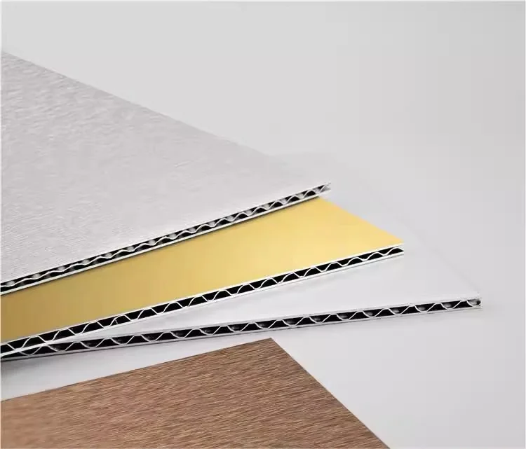 Алюминиевая гофрированная алюминиевая композитная панель Alucobond для инженерии A1 огнестойкая Антикоррозийная легкая высокопрочная