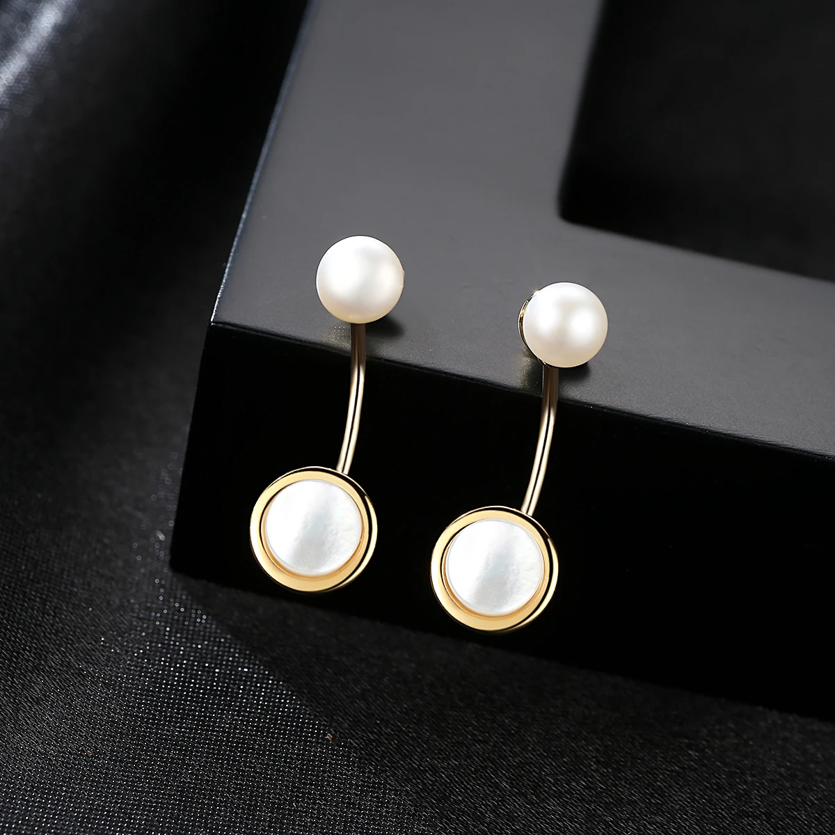 Lovely Korea Style White Circle Natural Pearl&Round Pearl With Silver Hook Stud Earring For Women Wedding Jewelry