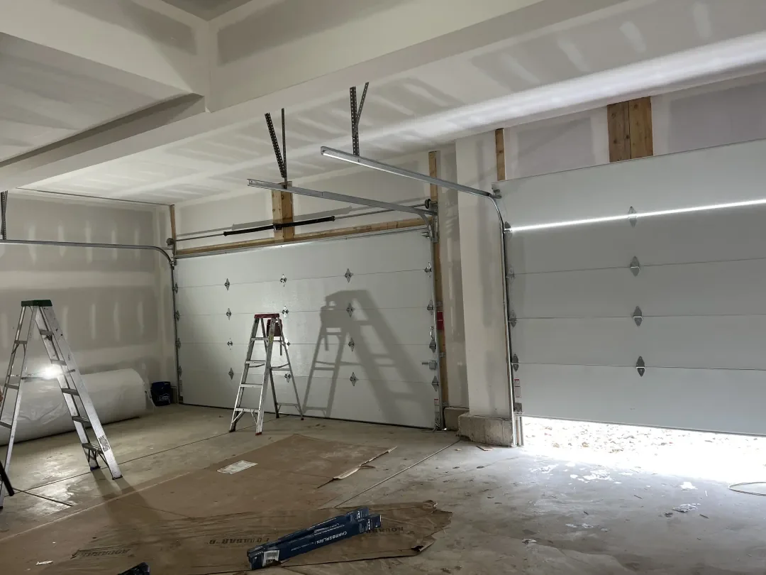 Customized Garage Doors Residential Remote Control Inserted Sectional Aluminum Panel With Windows Private Houses  Waterproof