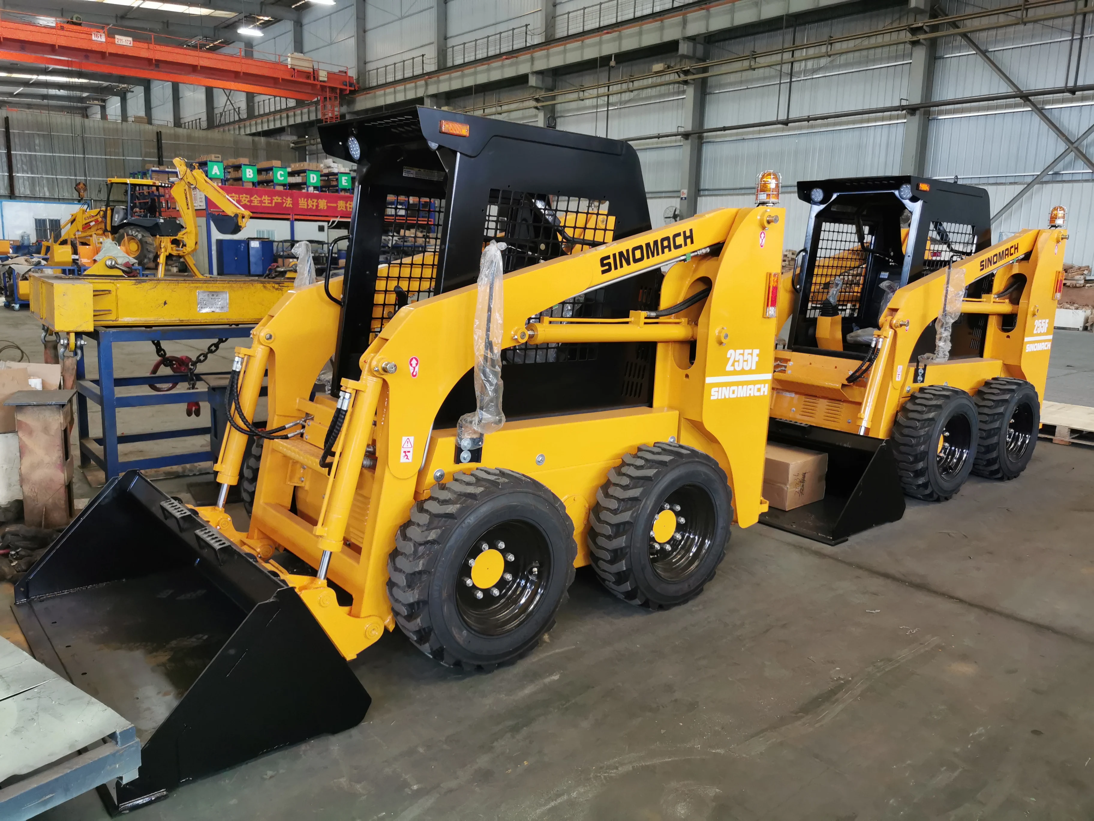 4 In 1 Bucket Mini Skid Steers Compact Utility Loaders Earthmoving Machinery Tracked Skid Steer Loader