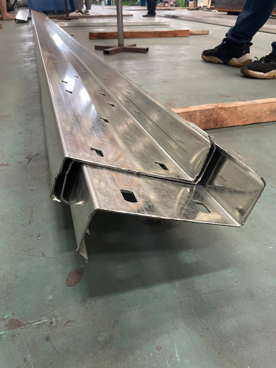 Galvanized Z Profile Rolled Steel C Channel Purlin Metal Automatic Roll Forming Machine Price