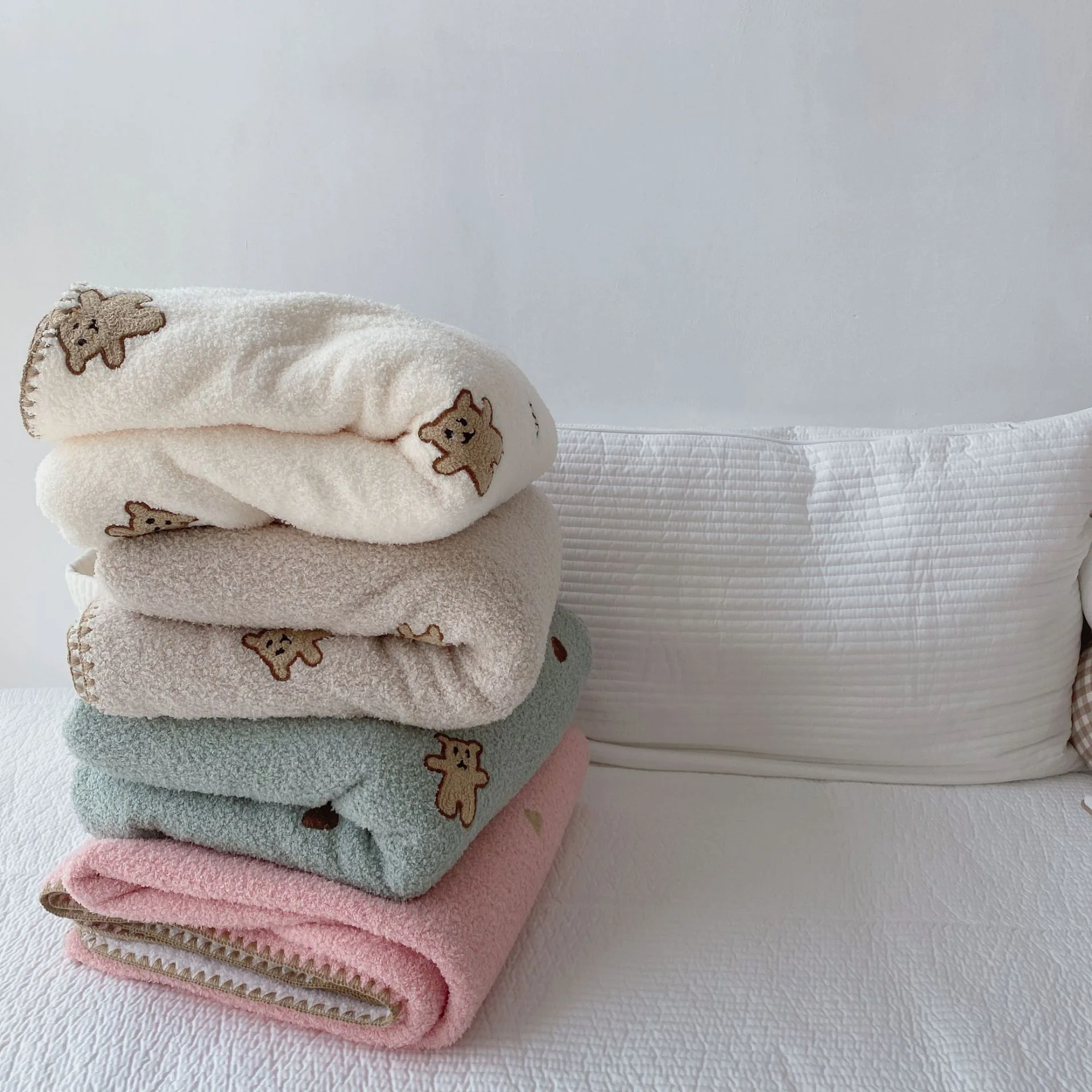 Мягкое Двухслойное Композитное одеяло в Корейском стиле, полотенце в виде медведя Тедди, двухстороннее Композитное одеяло с вышивкой, детское одеяло