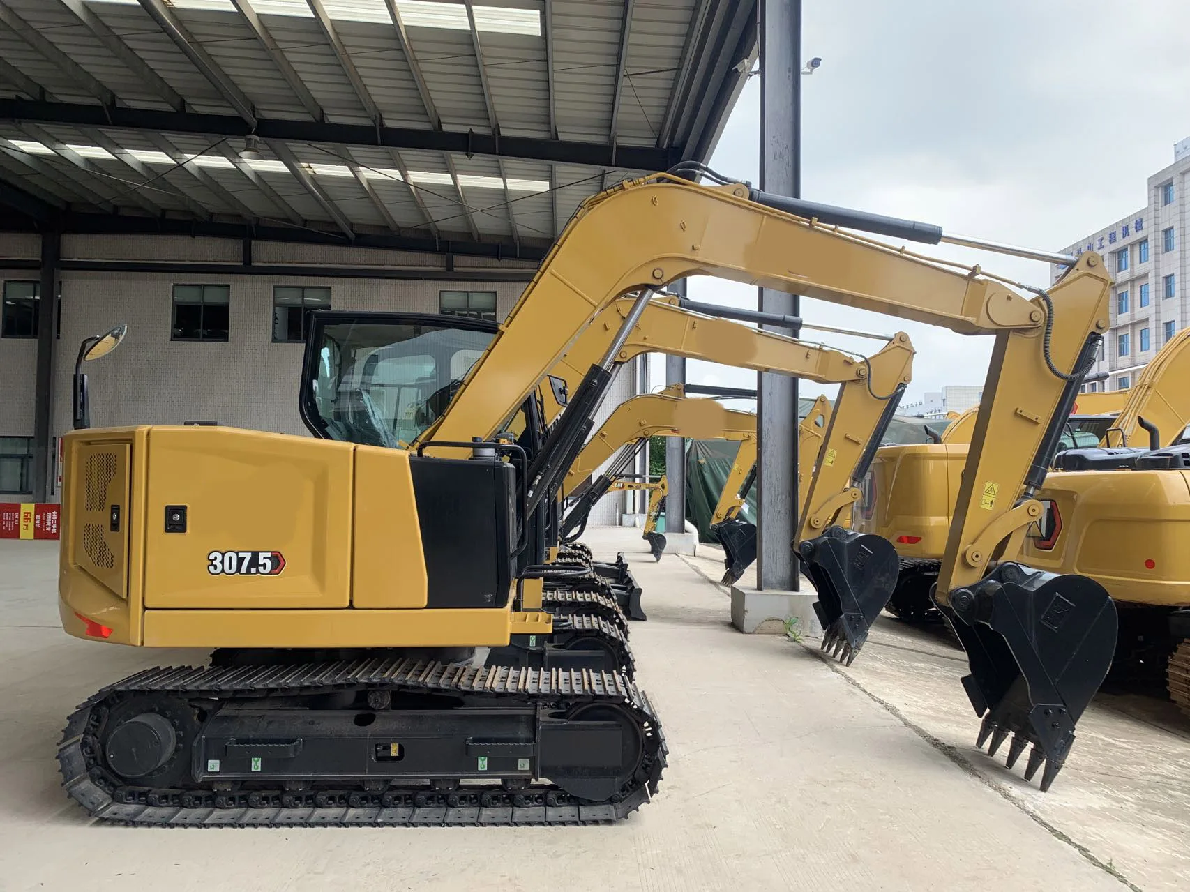 307 New Mini Excavator for Sale High Performance and Durability