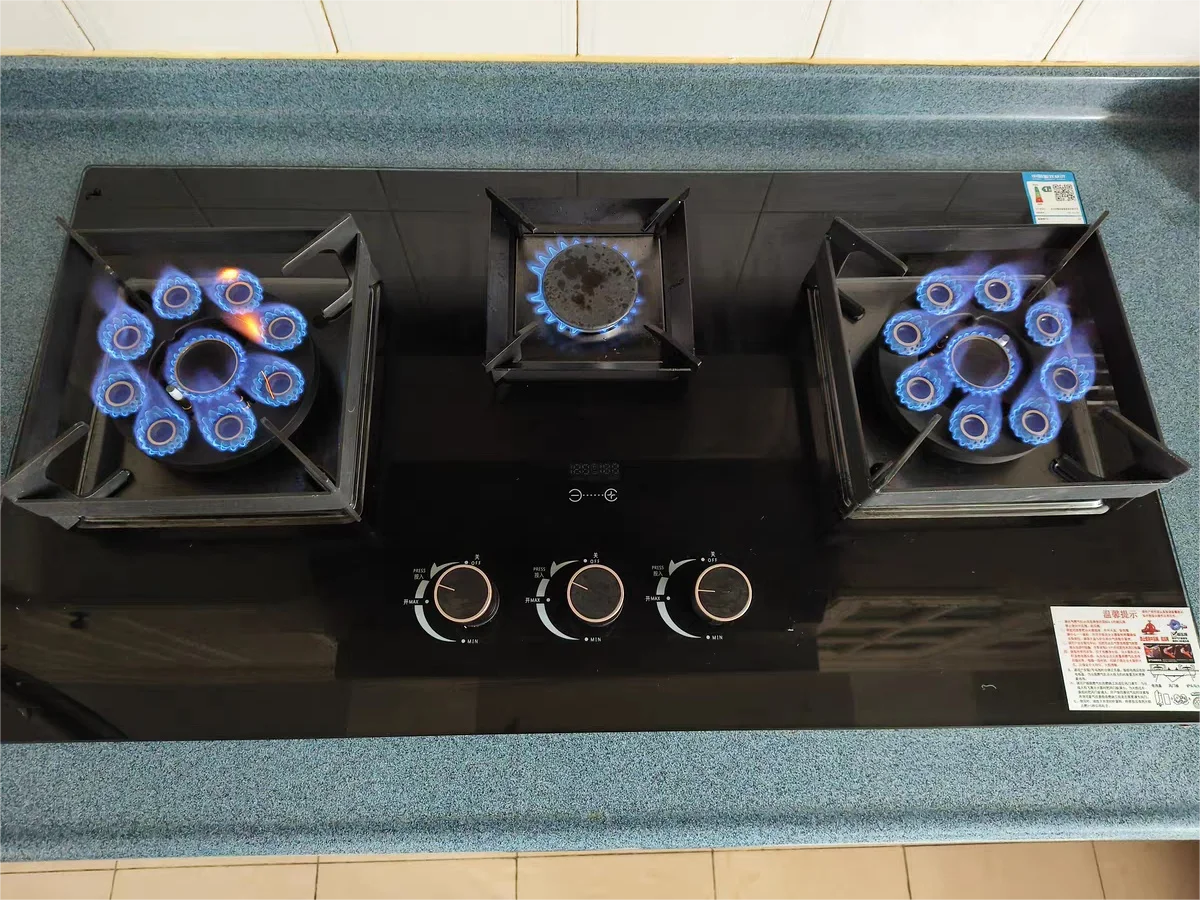Factory Sales Kitchen Application 3 Burner Gas Cooker High Pressure Child Safety Lock Gas Stove