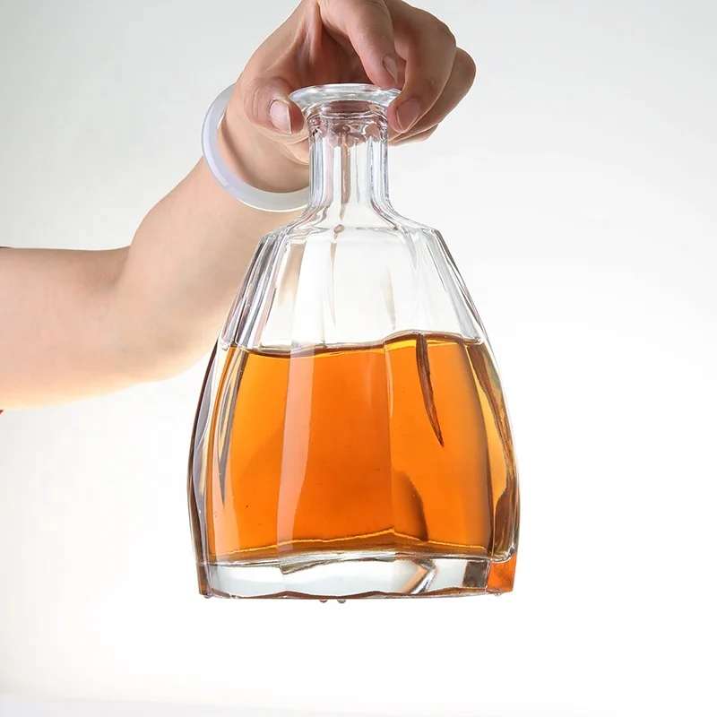 750ML Glass liquor bottles. Sturdy, stylish. Ideal for storing various spirits.