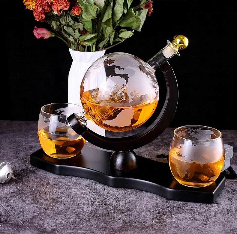 High quality Fancy whiskey decanter globe set Glass Globe decanter glass bar accessories with whiskey stone