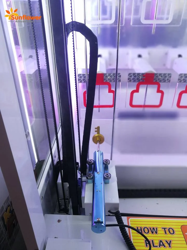 Taiwan Key Master Coin Operated Machine Prize Push Win Vending Games Push Keyhole Prize Game Machine