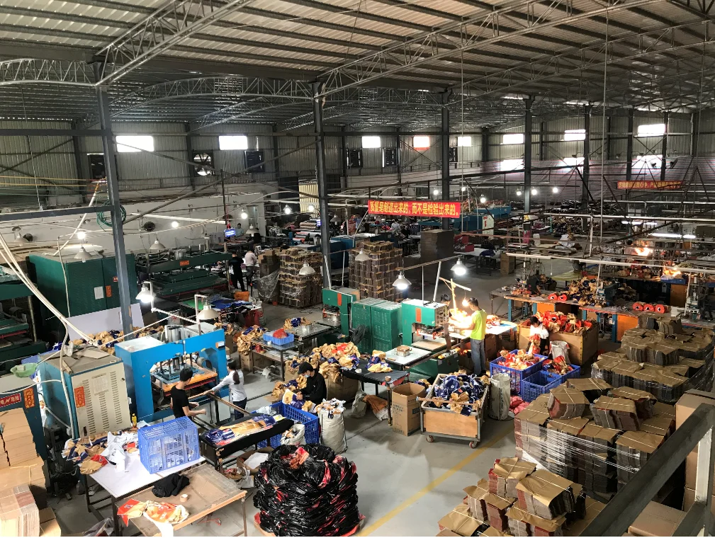 Custom Inflatable Beer Pong Pool Float Indoor/Outdoor Adult Pool Lounger Hammock Factory Price Inflatable Swimming Home School