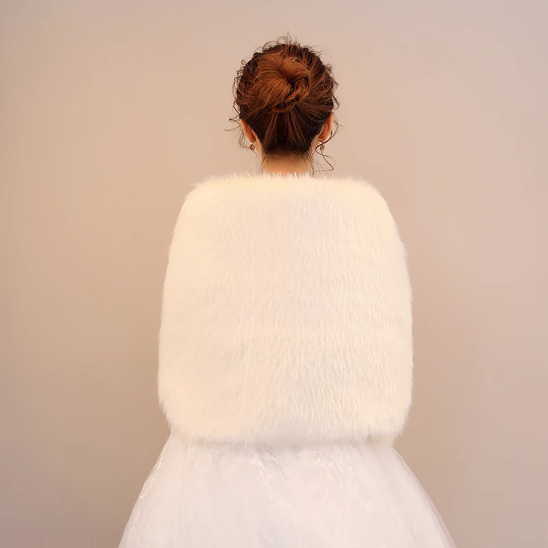 
Wholesale Winter Hot Sale Wedding Accessories New Long Fluffy Champagne Shawl faux Fur Bridal Cotton Jacket 