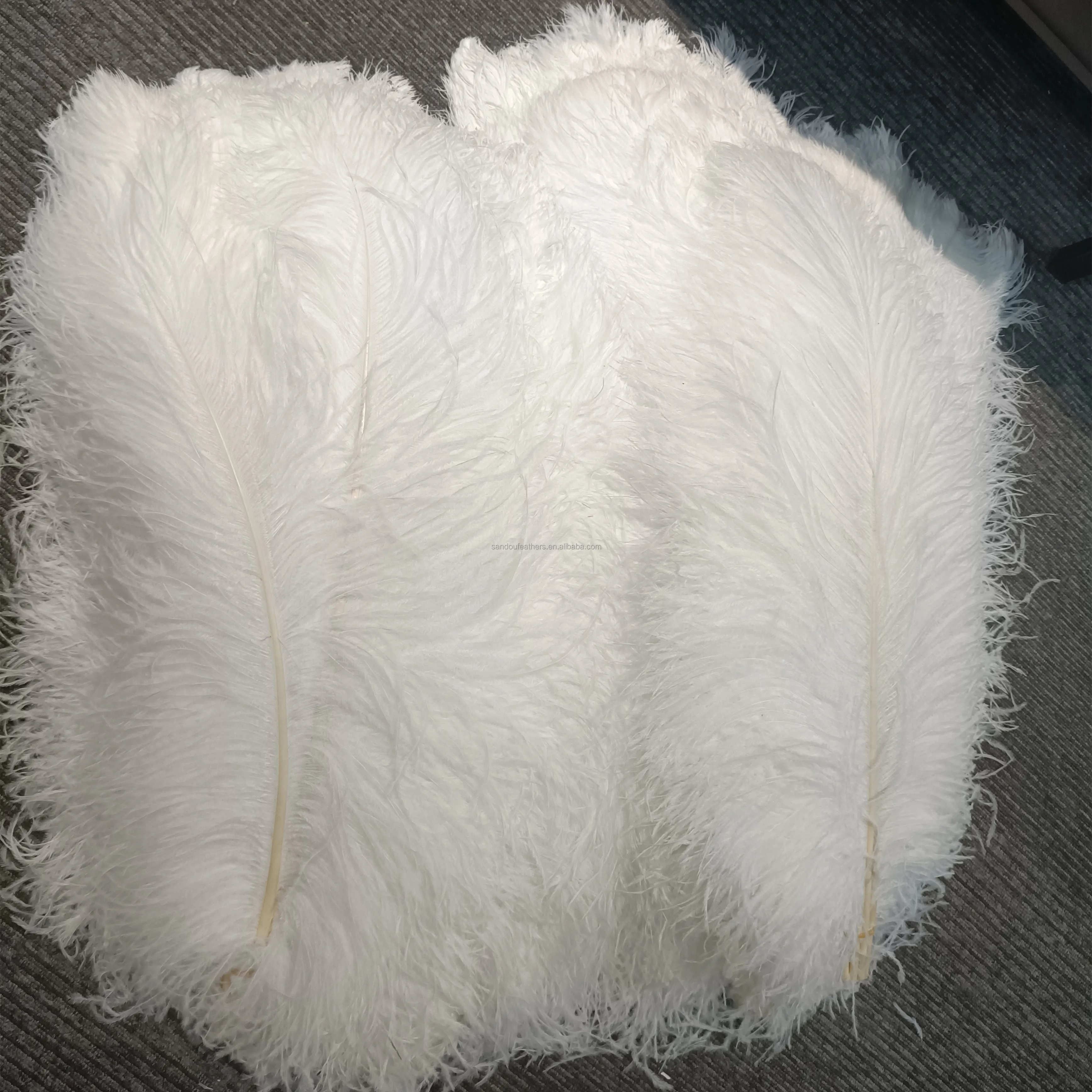 Wholesale White Ostrich Feather pen 28-30 inch Large Fluffy Ostrich Feather For Carnival Performance Decoration