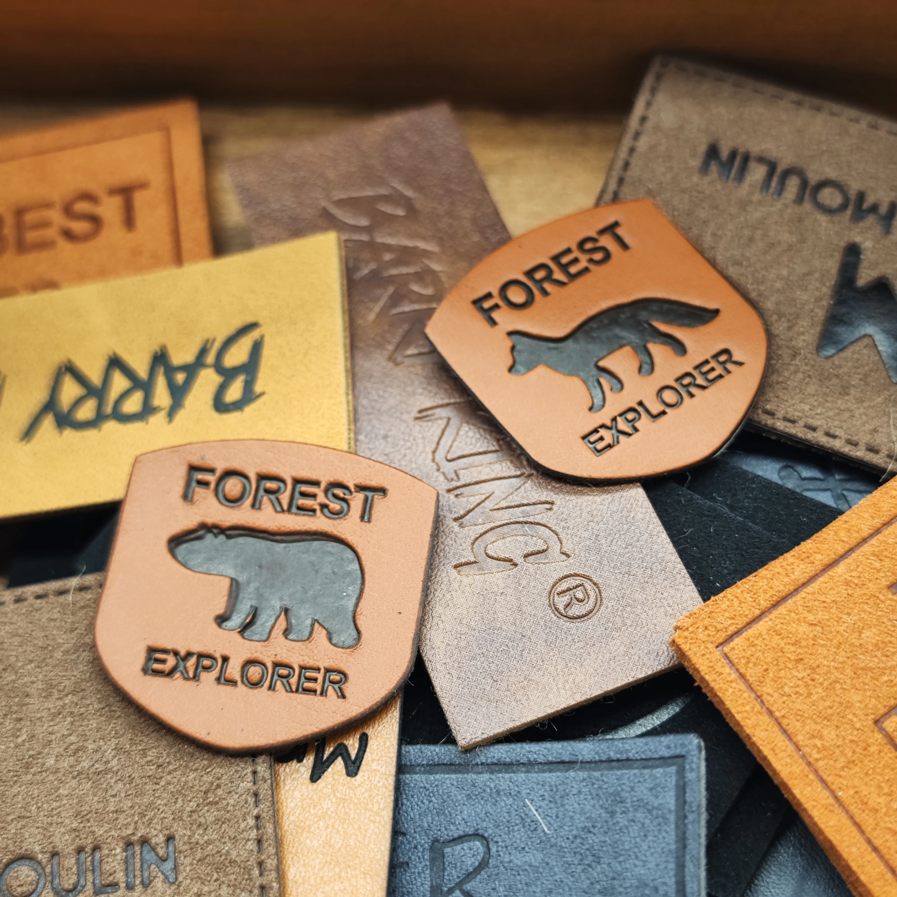 Wholesale Factory Embossed Logo Heat Press Jeans Trucker Hat Leather Label Patch For Clothing