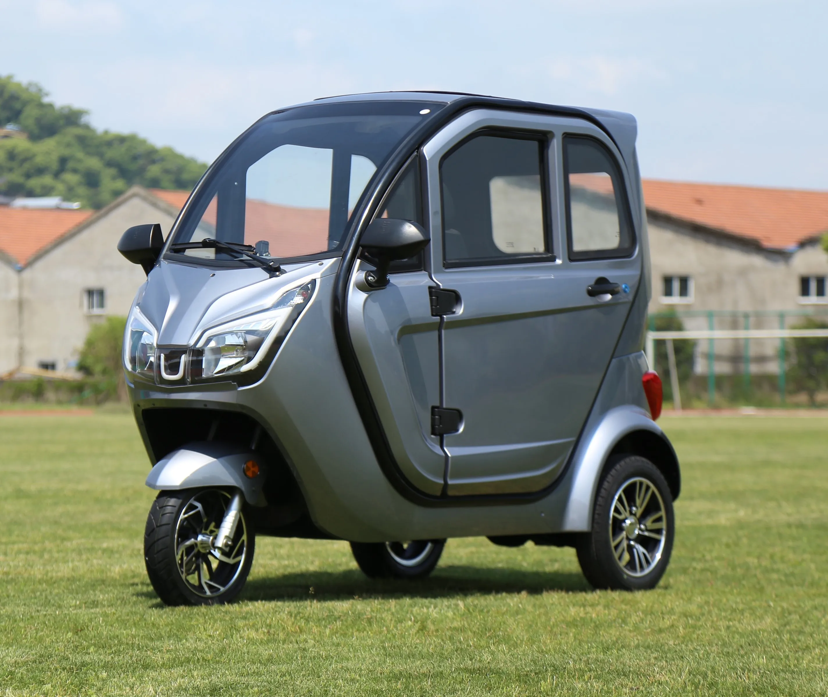 Скутеры Smart Cabin с кабиной 1000 Вт