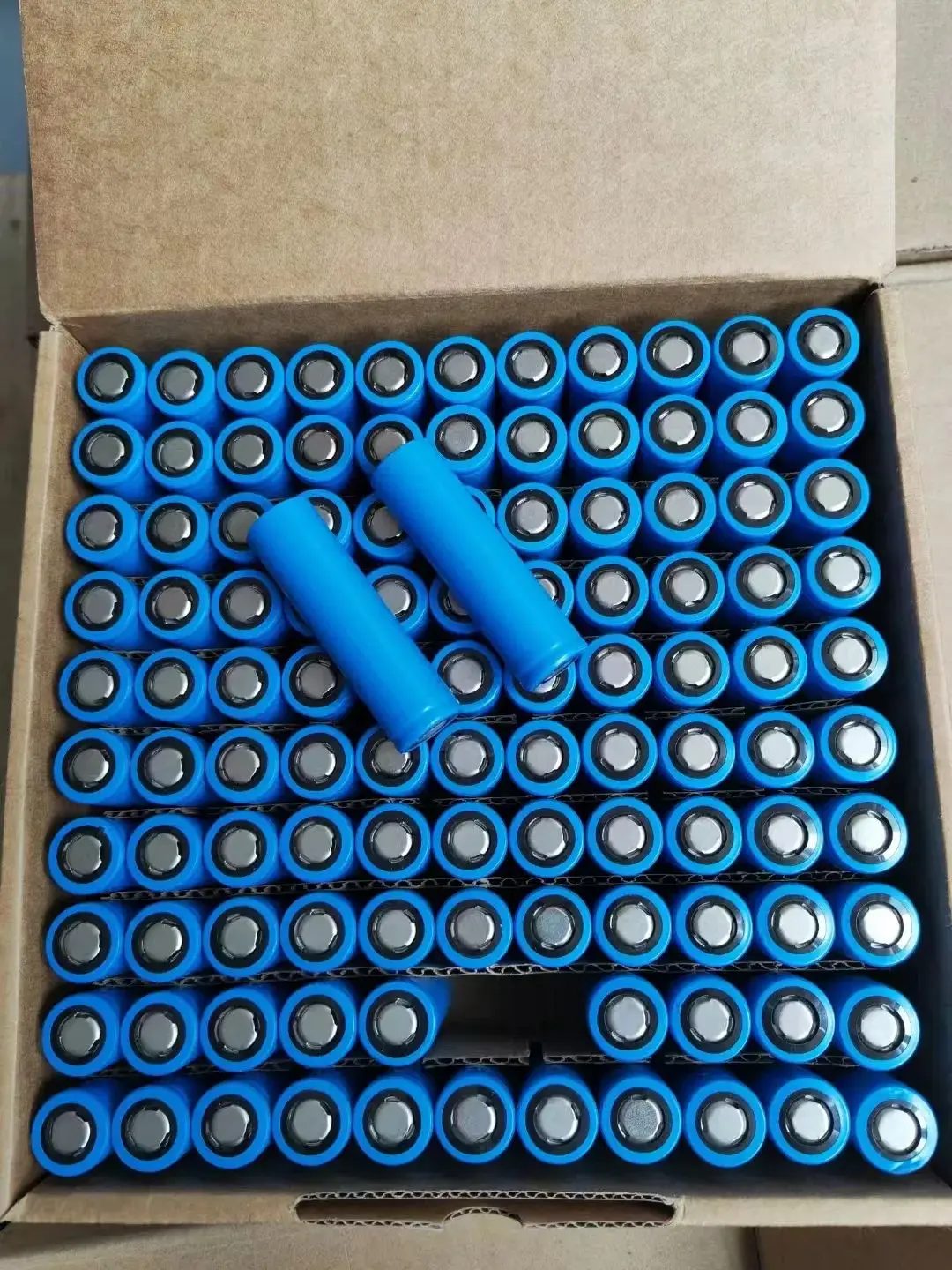 2024 Factory price 18650 Battery 1500mAh 2000mAh 2200mAh 2600mAh 3000mAh 3200mAh 3500mAh 3.7V NCM Lithium Li ion battery
