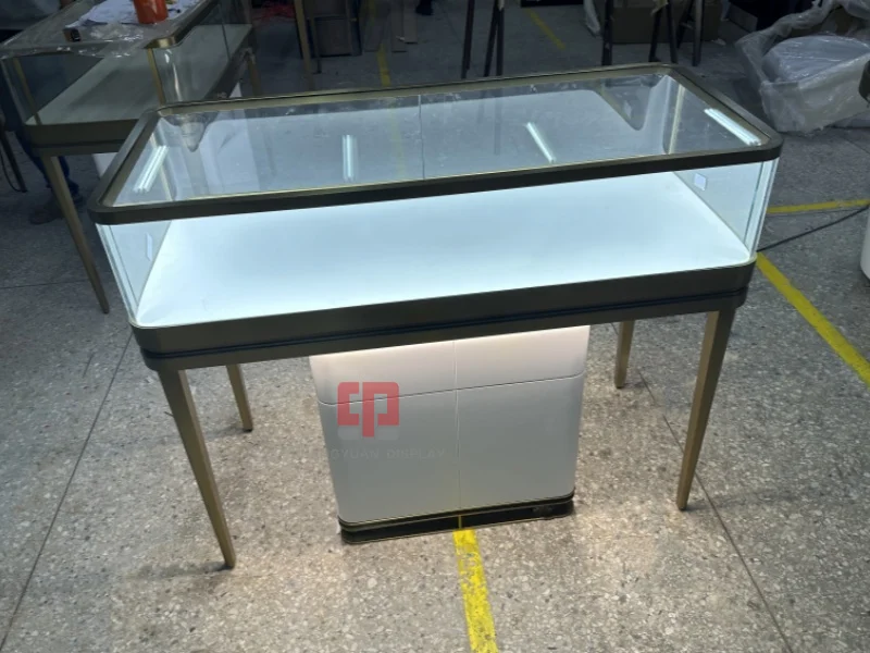 Elegant White Wooden Jewelry Display Showcase Tempered Glass Rounded Corner Display Counter Jewelry Store Display Showcase