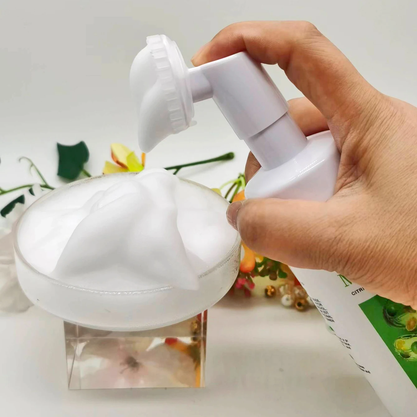 Genuine cleansing mousse amino acid with brush head deep cleans pores unisex cleansing milk