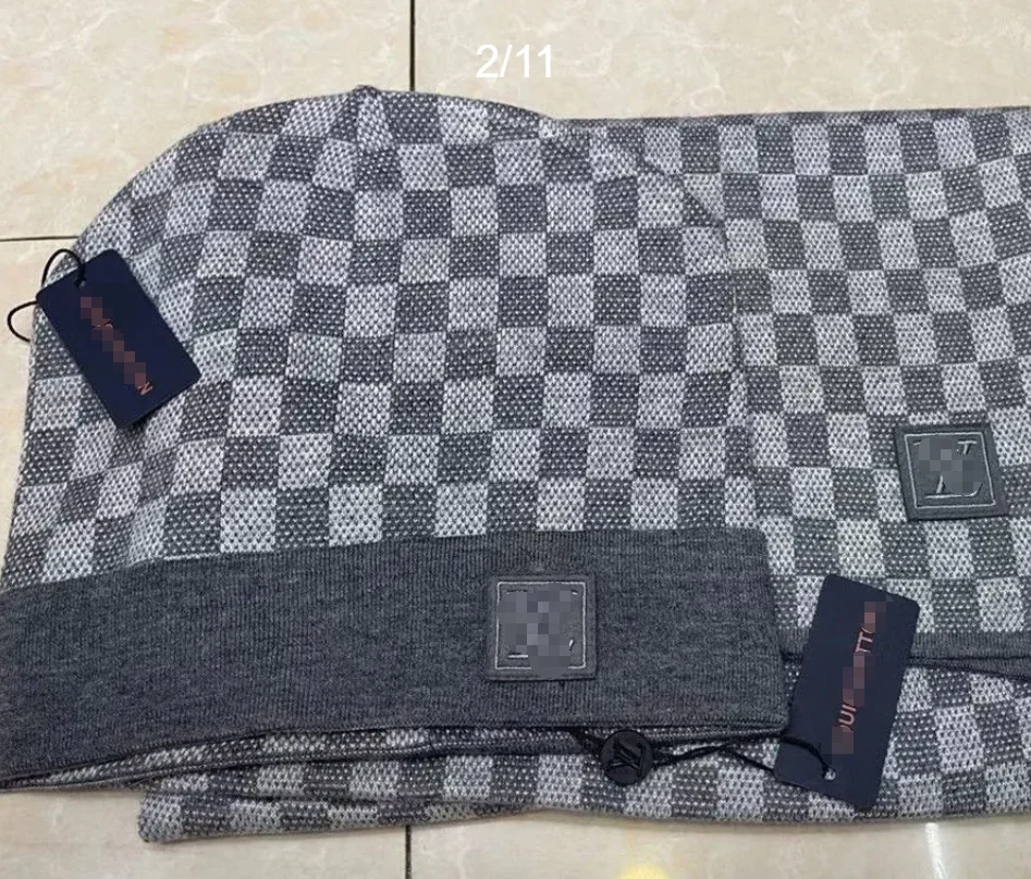 European and American letters warm  showing face small square contrast color knitted hat scarf two-piece set all-match couple