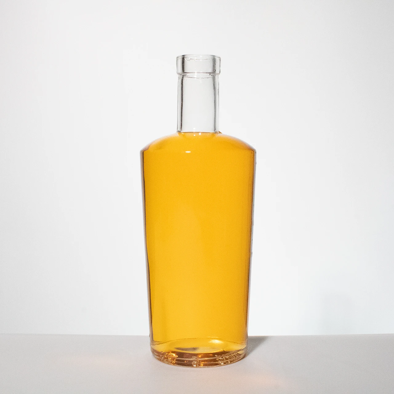 RSG Wholesale 500ml 750ml 1000ml High Borosilicate Glass Bottle For Liquor Whisky Gin Vodka Rum Tequila