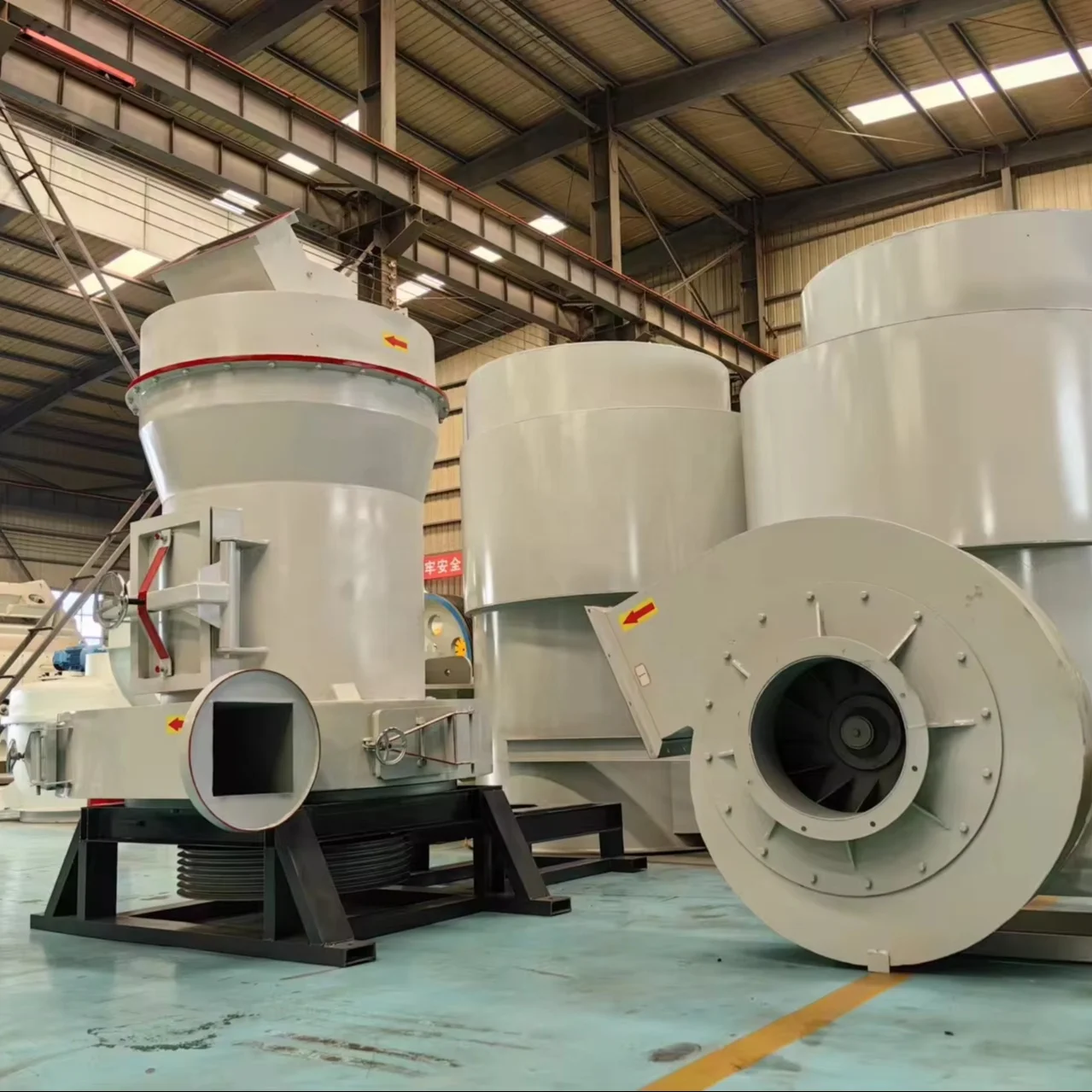 Ultrafine micron bentonite stone grinding mill equipment, mine pulverizer superfine powder limestone coal grinder machine price