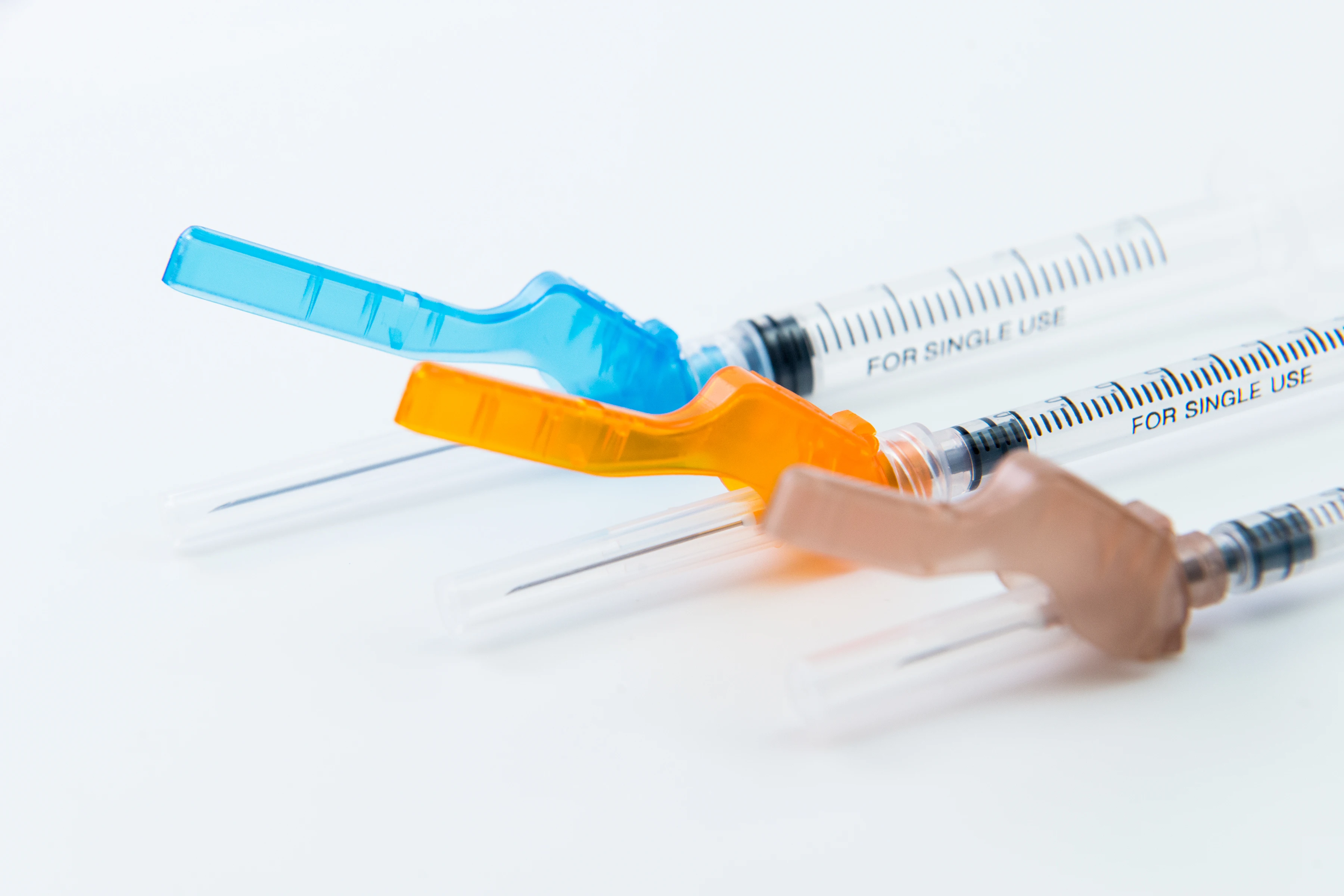 Wuzhou Medical Vaccination 1ml Luer Lock Disposable Medical Safety Syringe with Needle Protection