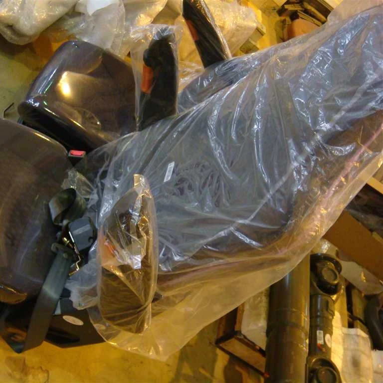 
SINOTRUK HOWO Air suspension left seat AZ1662511011 