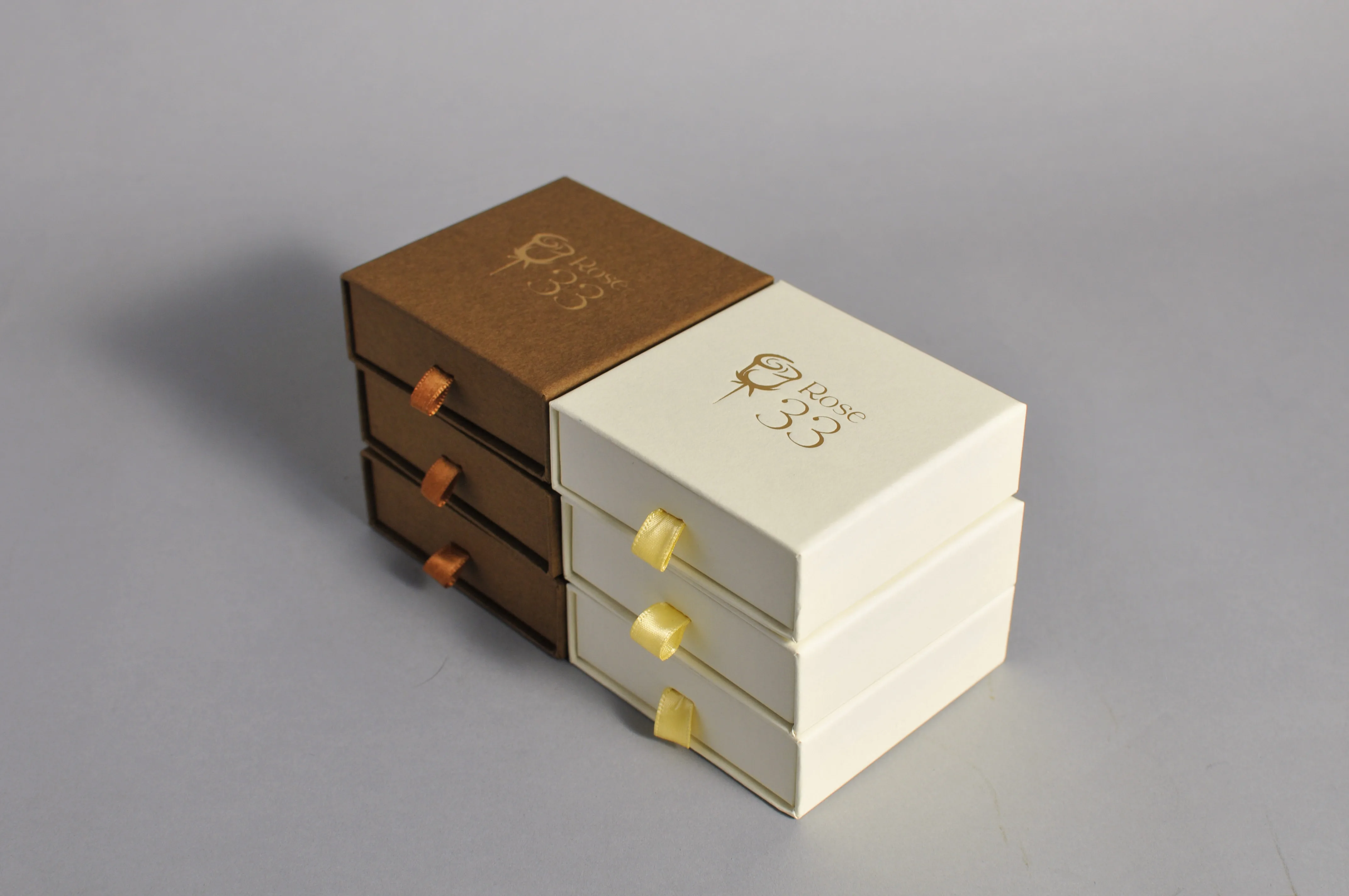 2024 Wholesale White Texture Paper Box Custom Logo Necklace Package Small Mini Jewelry Organizer Ring Gift Box