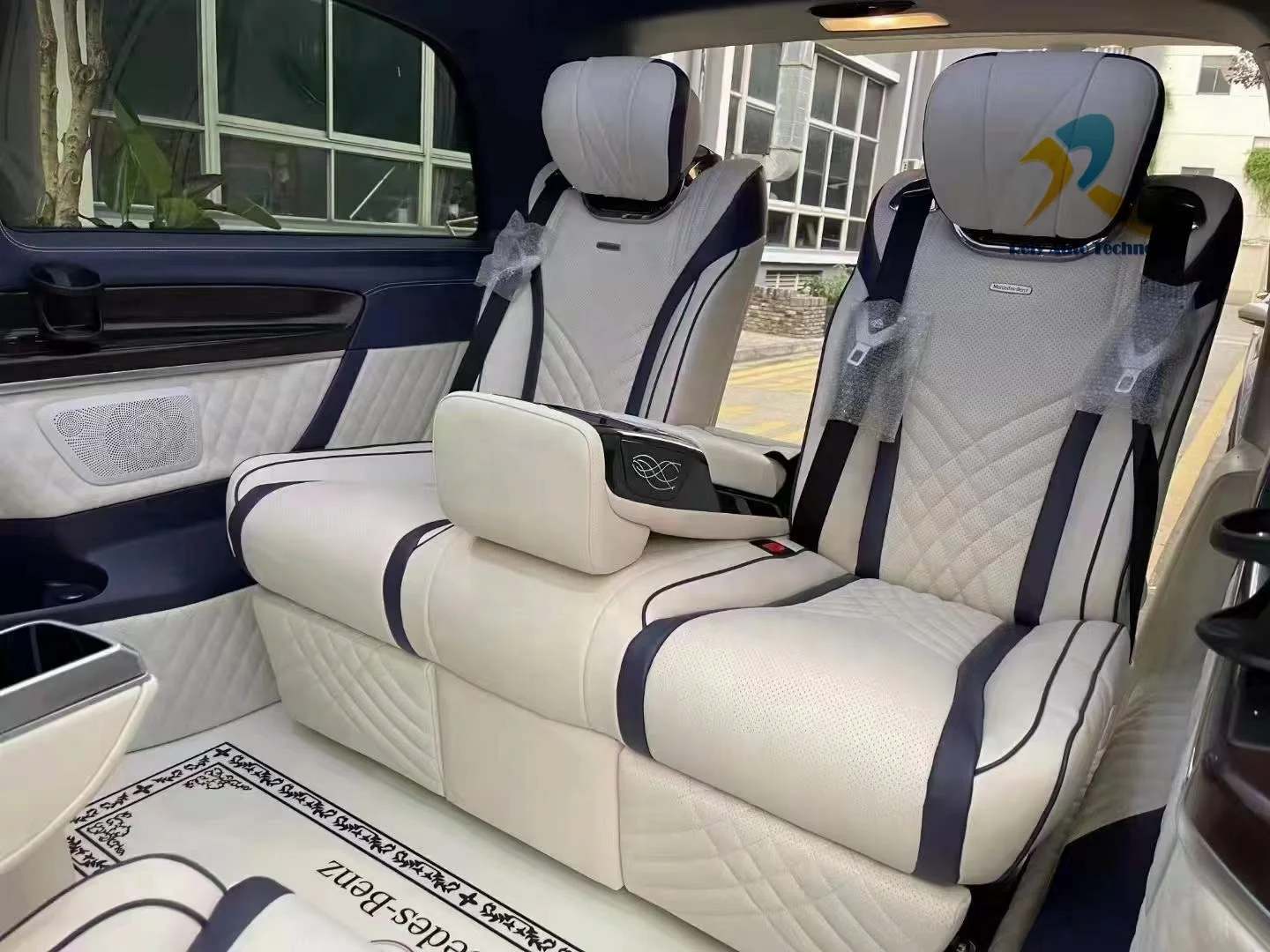 Good quality factory directly  hiace van seat for luxury van
