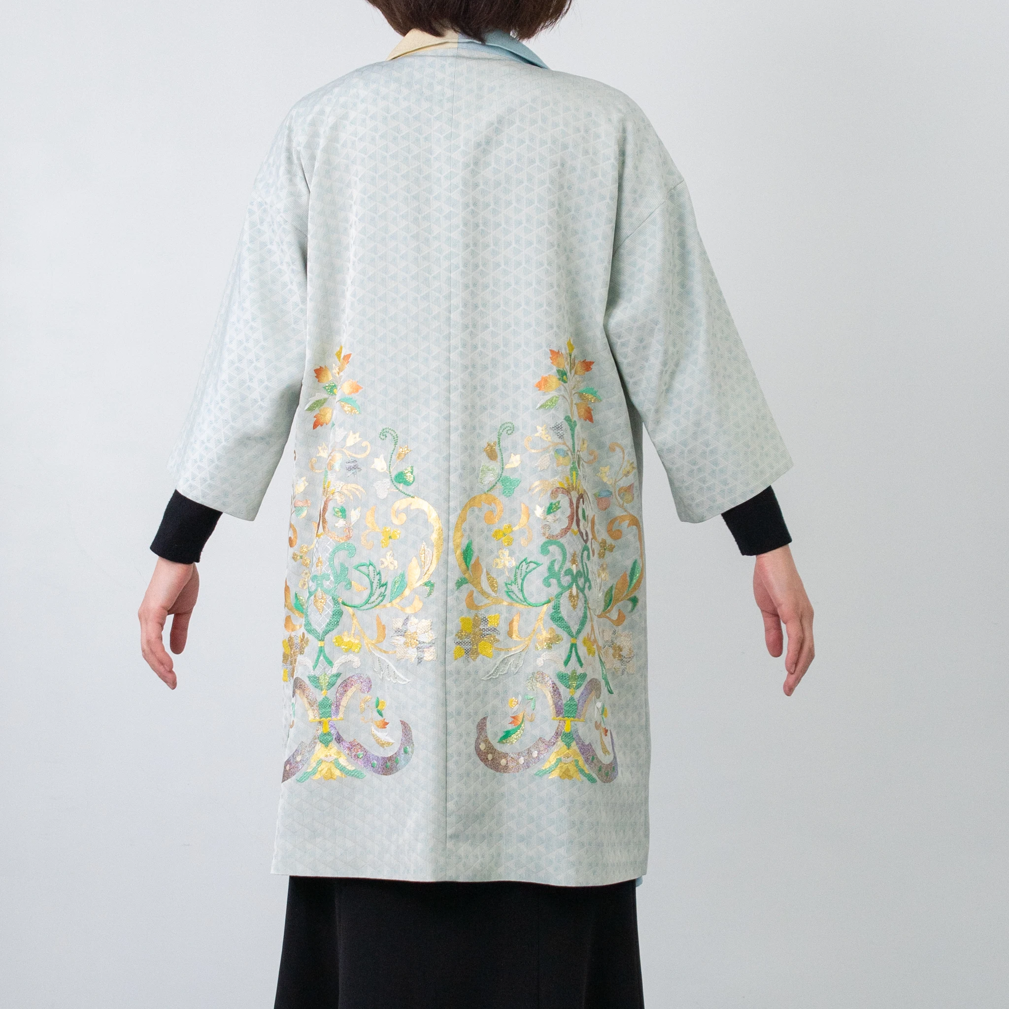 A gorgeous one-piece dress quilted Japanese kimono dress costume