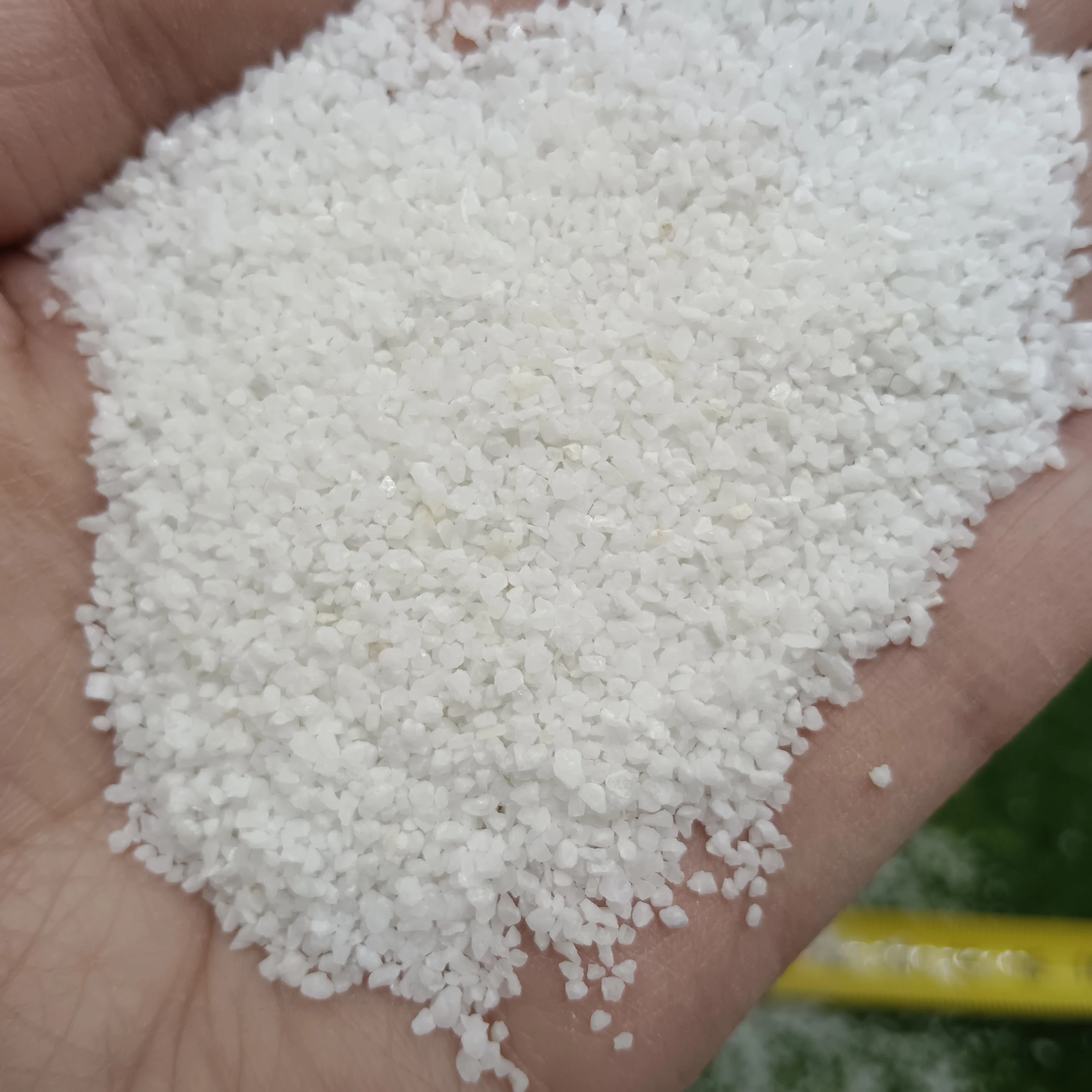 99% High purity White Quartz Silica Sand for glass production ceramics applications From China