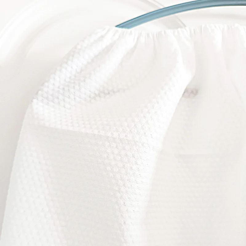 Good Quality  Luxury  Non-woven Bathrobe for Spa Salon Sauna Salon Bath Wrap Disposable Sauna Gown